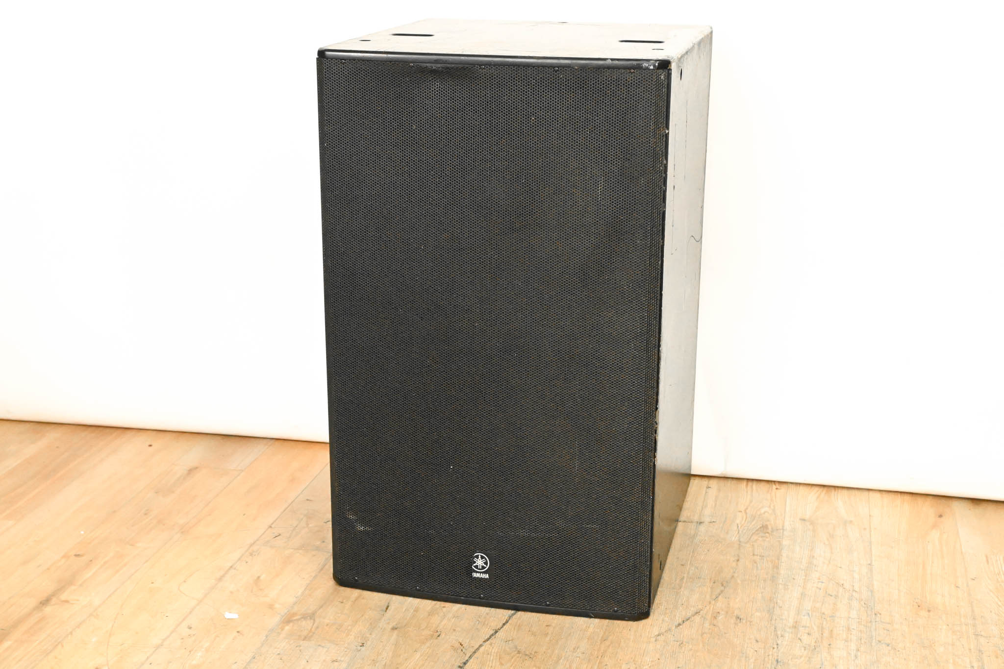 Yamaha IS1218 Dual 18" Passive High Power Subwoofer