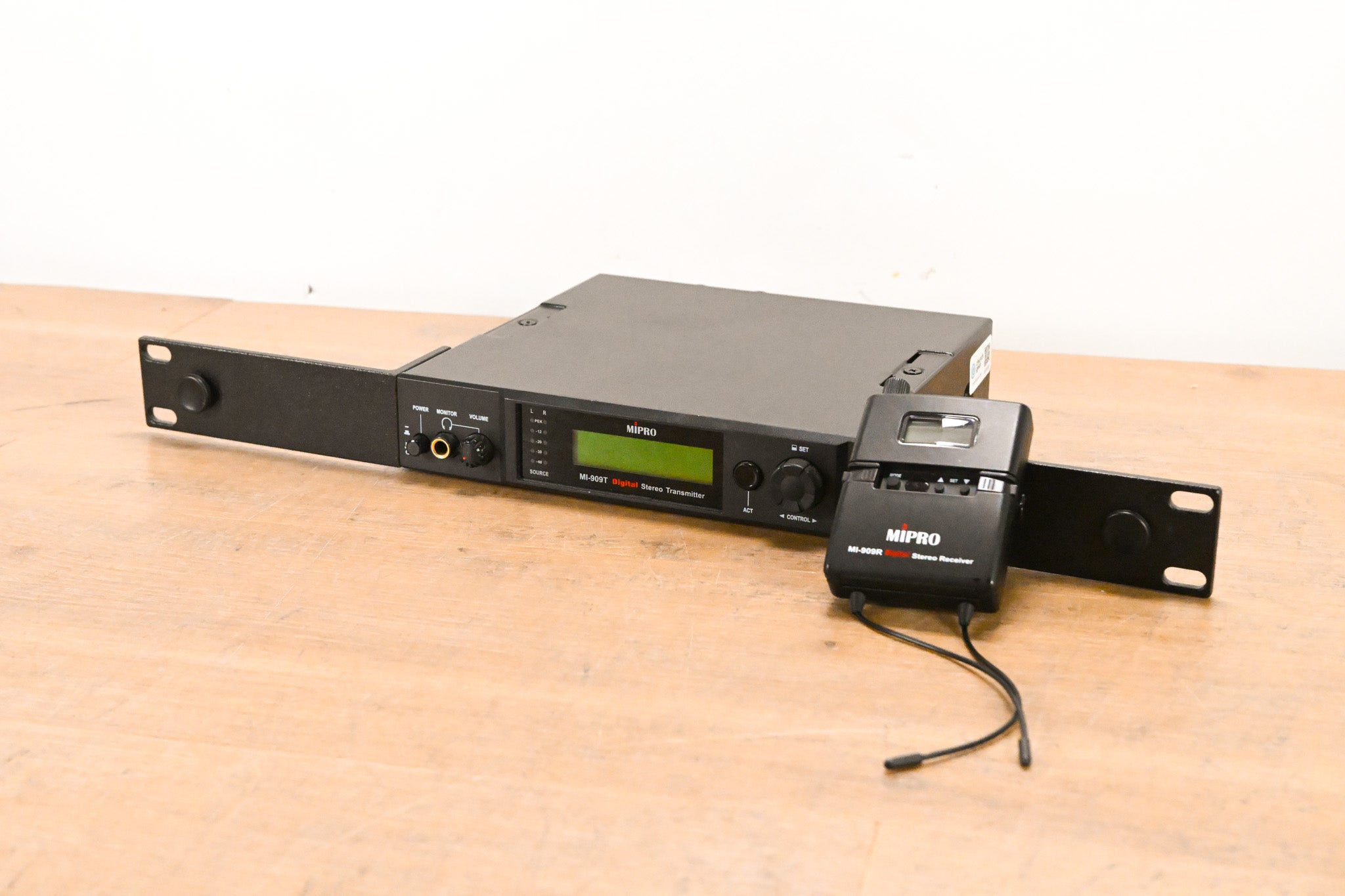 Mipro MI-909T/R Digital IEM System - 5E Range: 480-544 MHz (NO PSU)