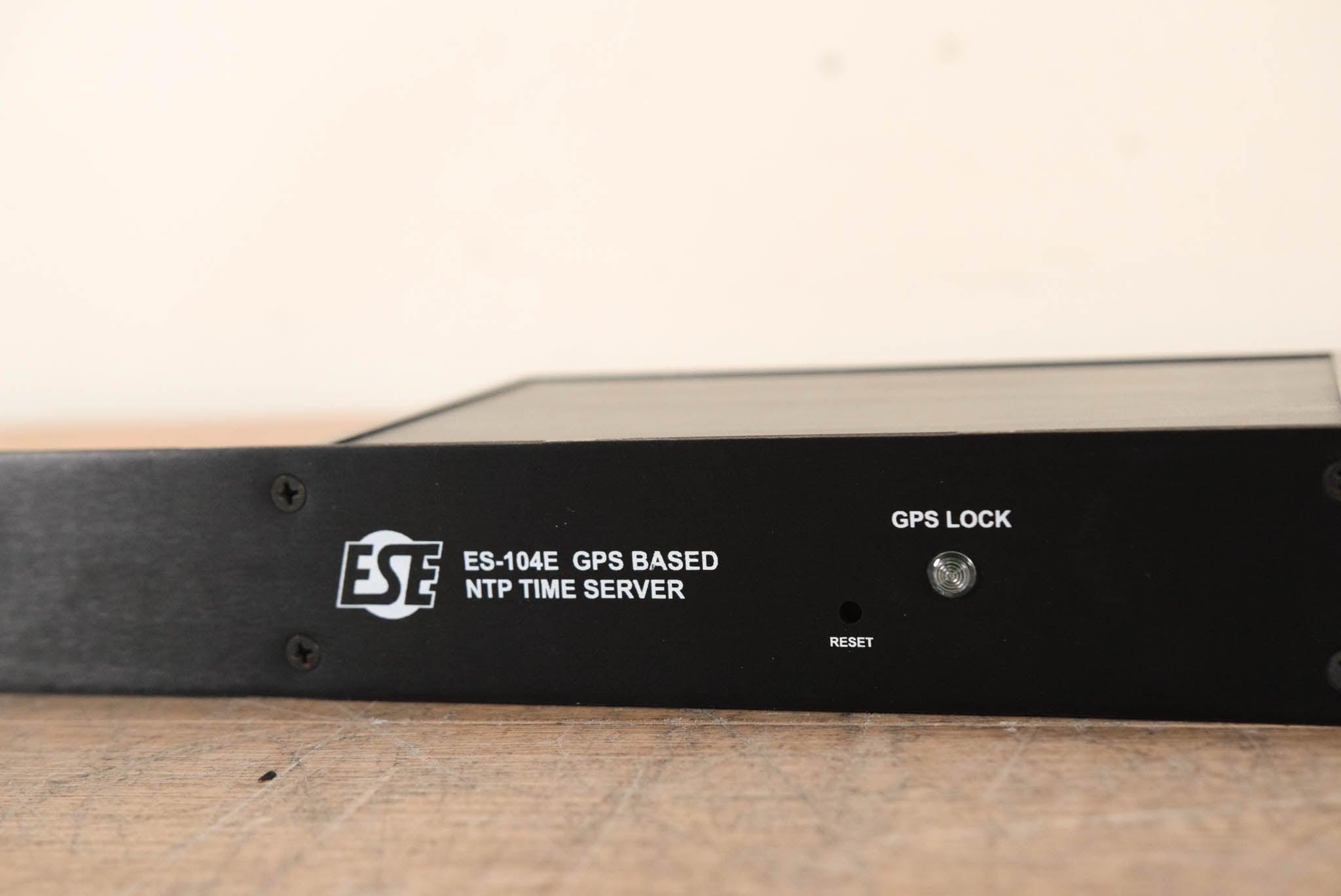 ESE ES-104EP GPS-Based NTP Time Server