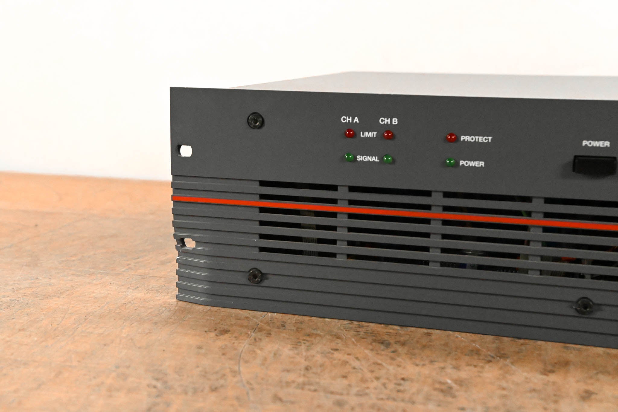 Electro-Voice (EV) Q44 Two-Channel Power Amplifier