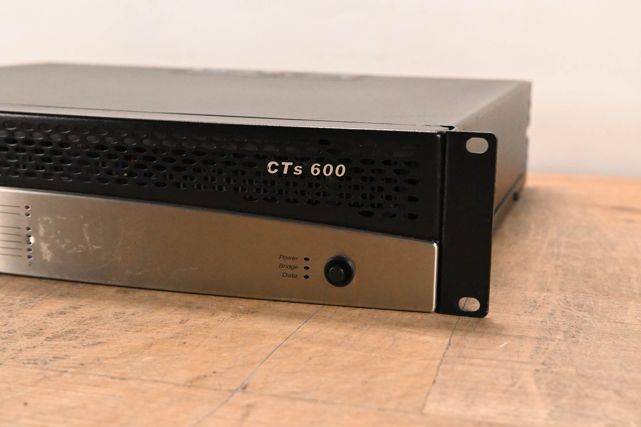 Crown CTs 600 Two-Channel 300W Power Amplifier