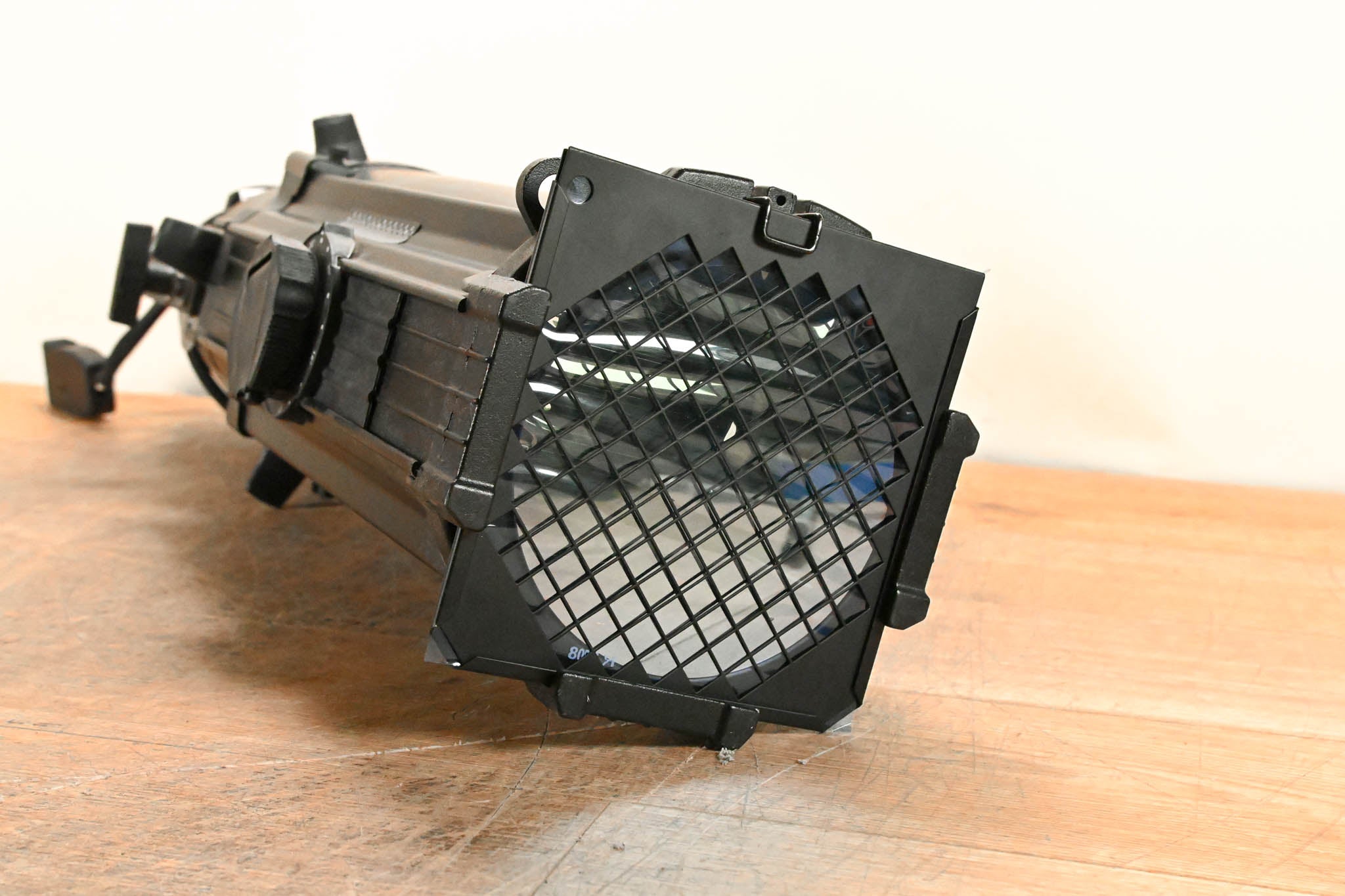 ETC Source Four Zoom 15-30 Degree 750 Ellipsoidal Light