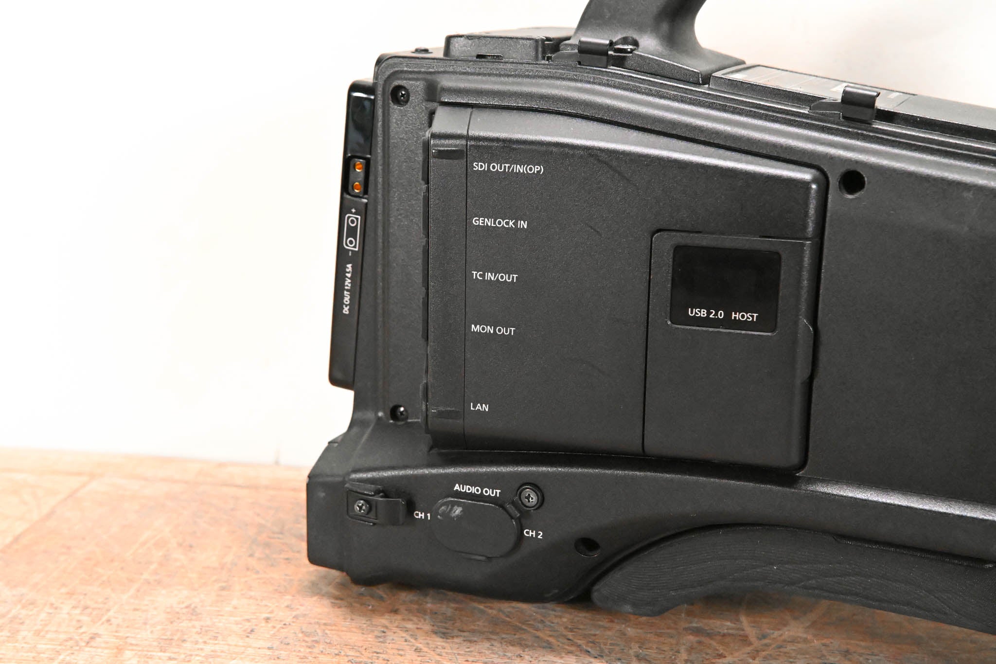 Panasonic AG-HPX610P P2 HD Shoulder-Mount Camcorder