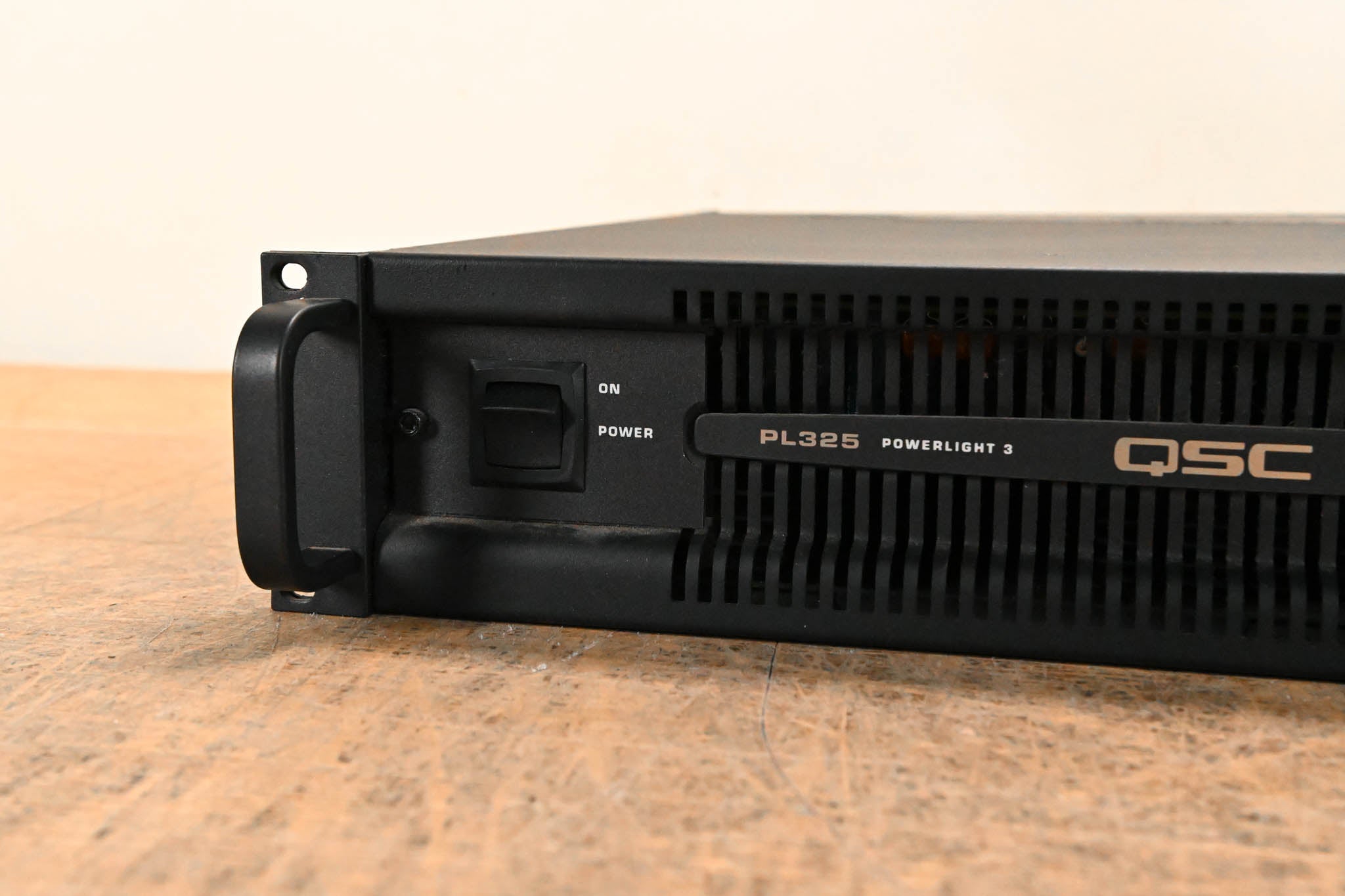 QSC PL325 Powerlight 3 Series 2-Channel Power Amplifier