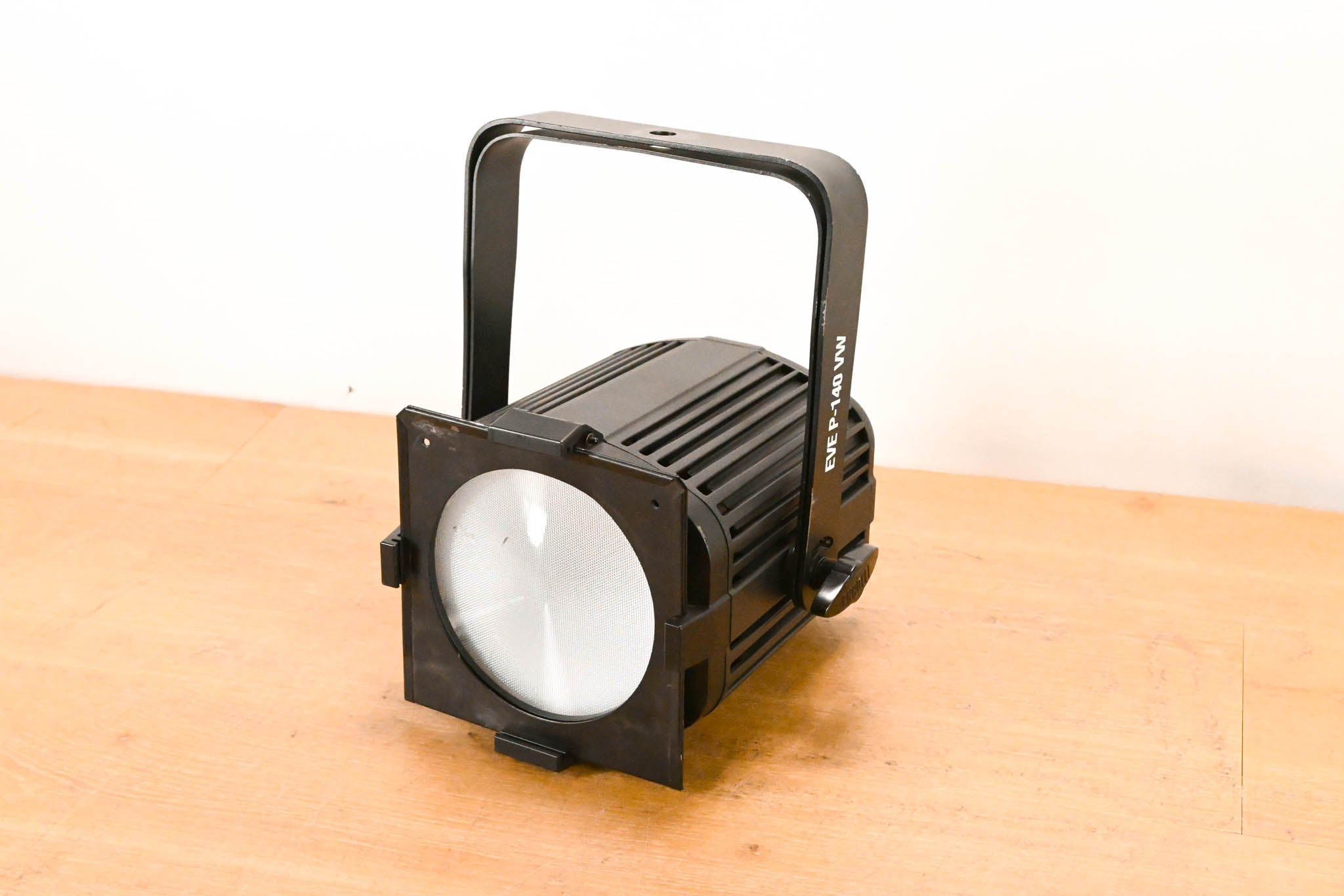 Chauvet EVE P-140 VW Variable White LED Wash Fixture