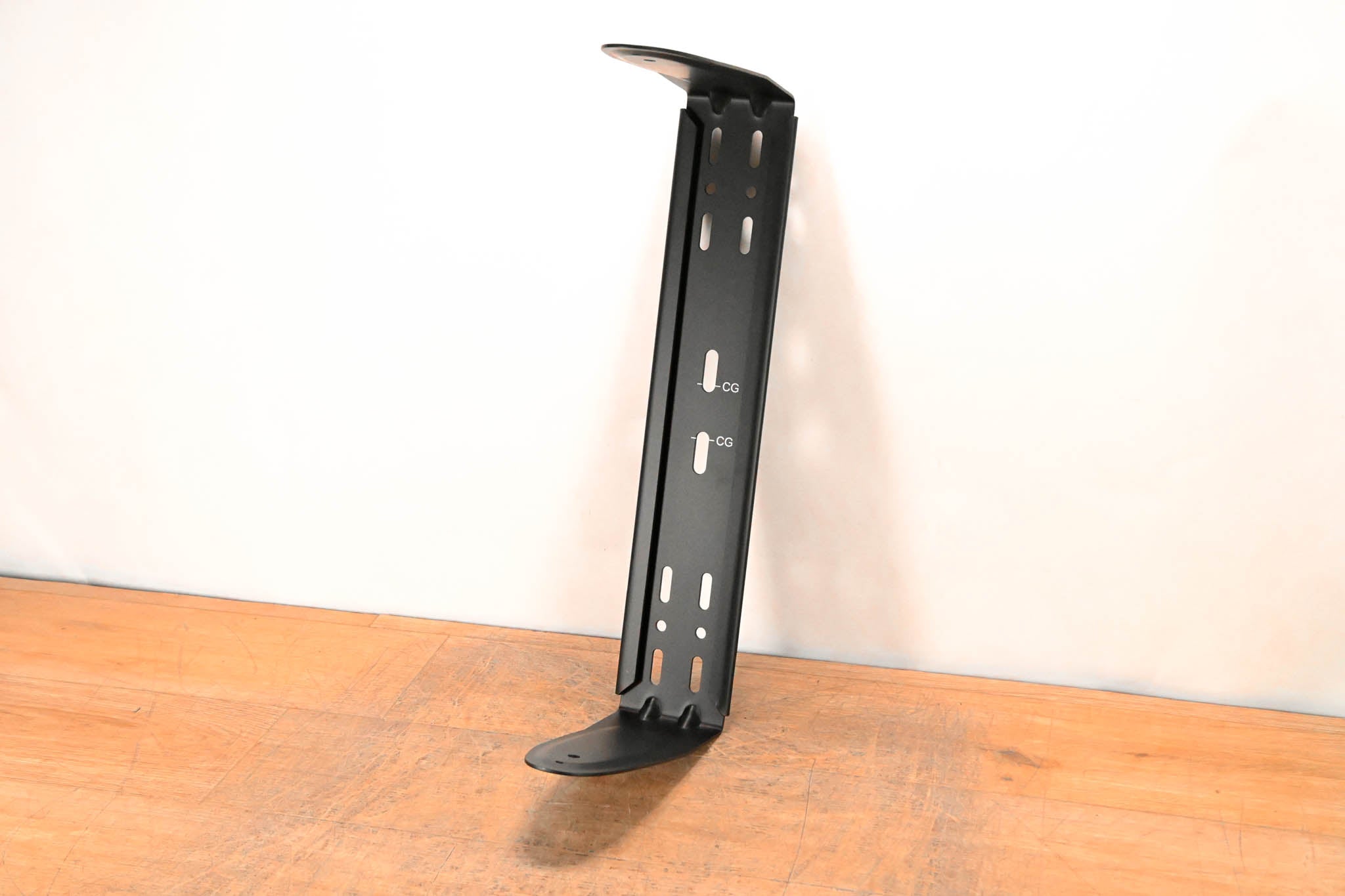 QSC YMS12-BLK Yoke Mount Bracket for 12" Speakers - Black
