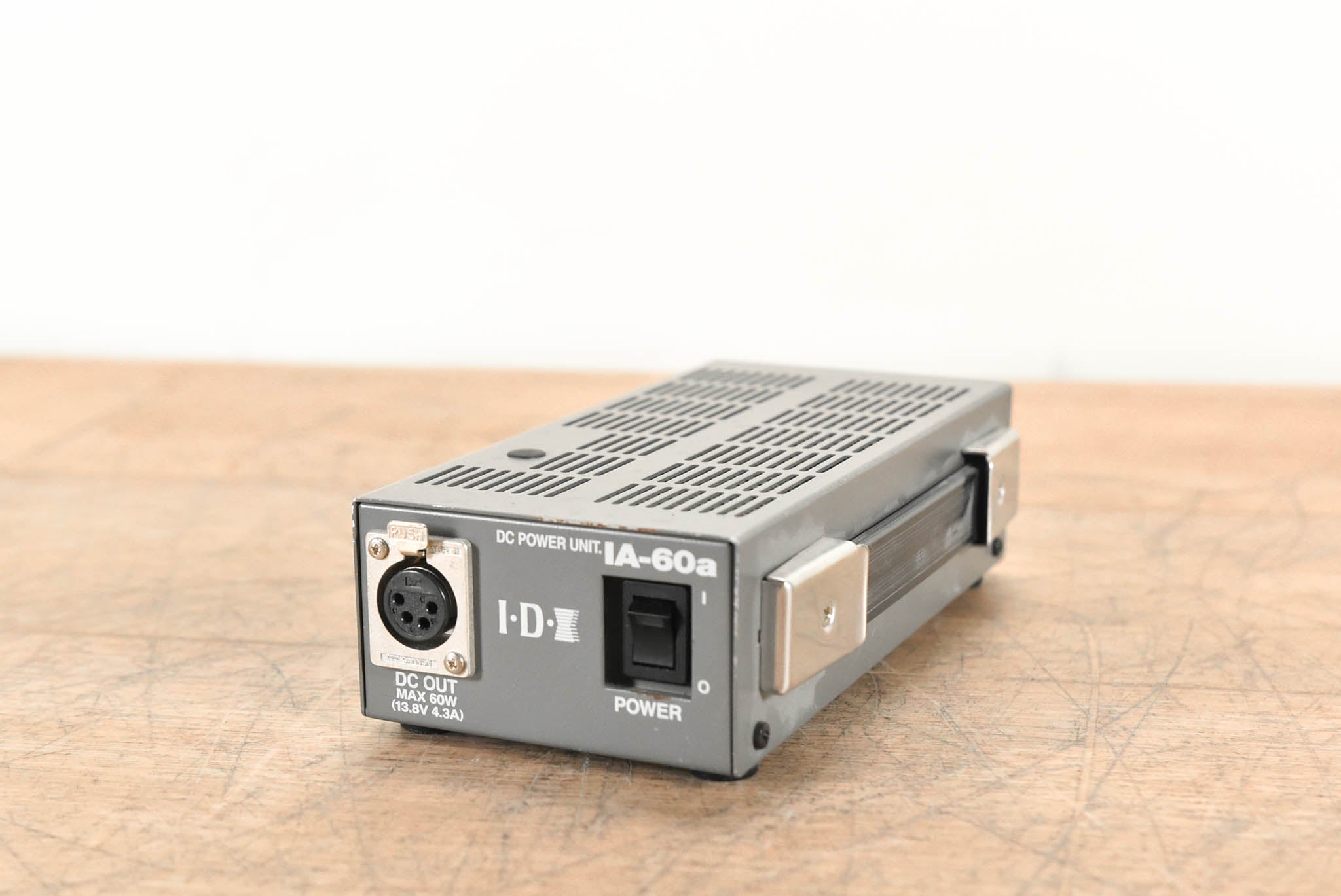 IDX System Technology IA-60a Single-Channel DC Power Supply