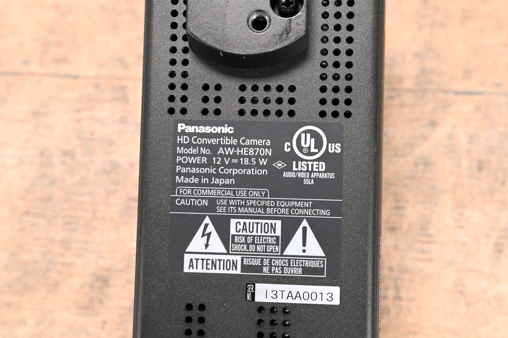 Panasonic AW-HE870 HD-Compatible 2/3 type 3CCD HD/SD Convertible Camera