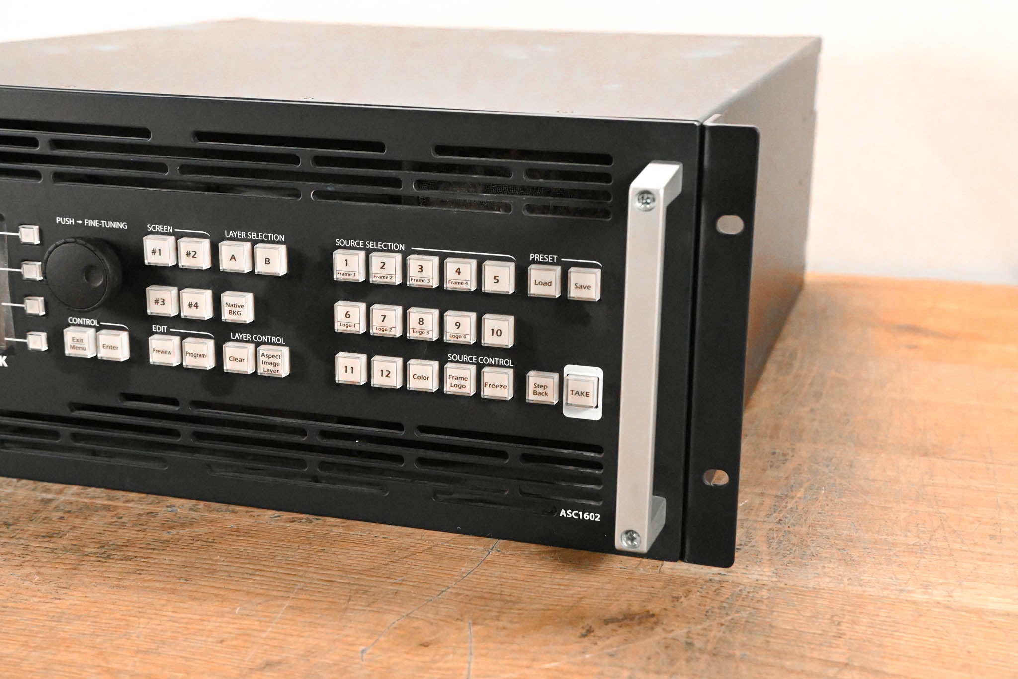 Analog Way Ascender 16-4K Switcher/Video Wall Controller