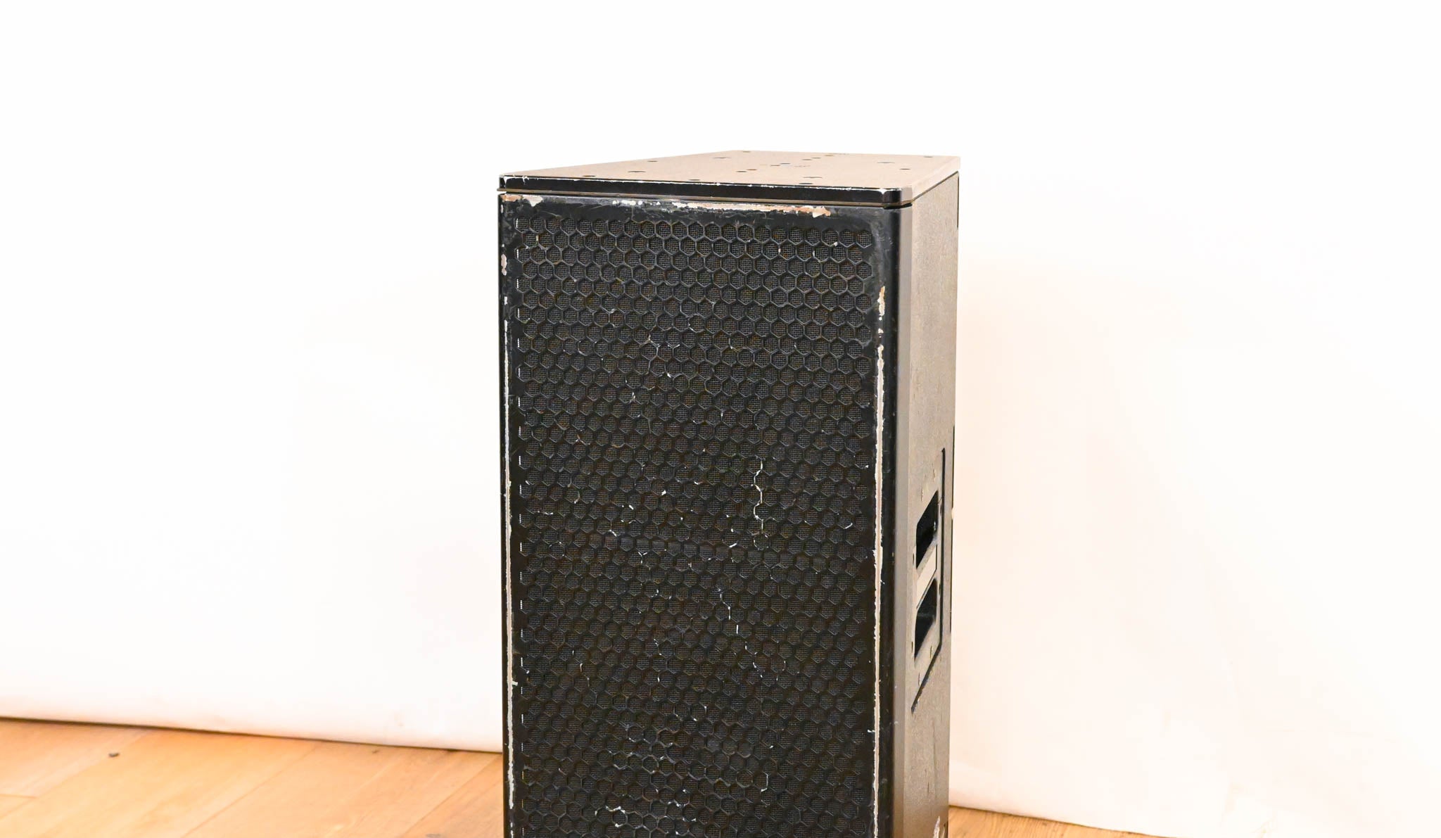 Meyer Sound UPJ-1P Compact VariO Loudspeaker