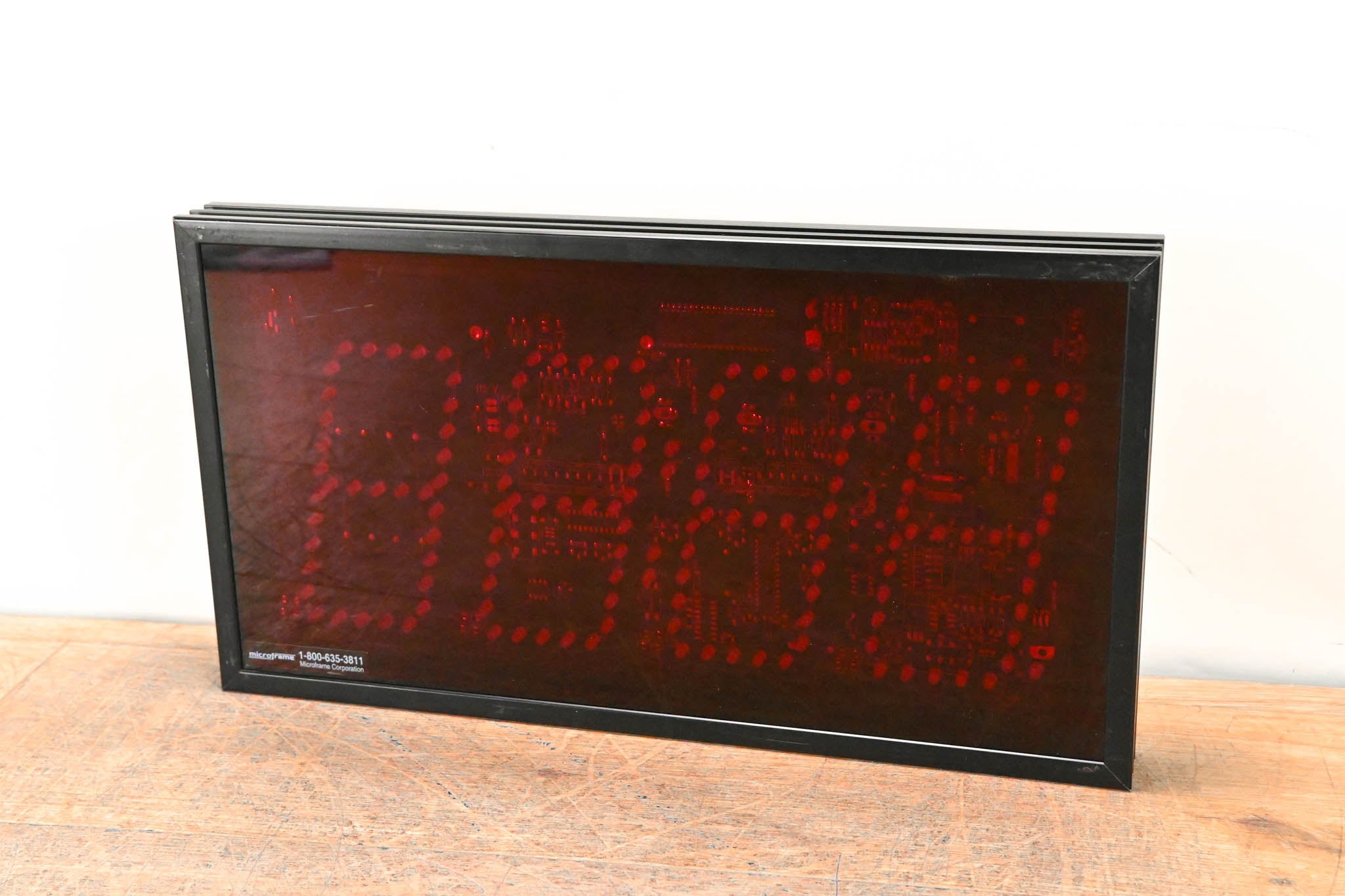 Microframe A0940 4-Digit Single-Display Ceiling Mount