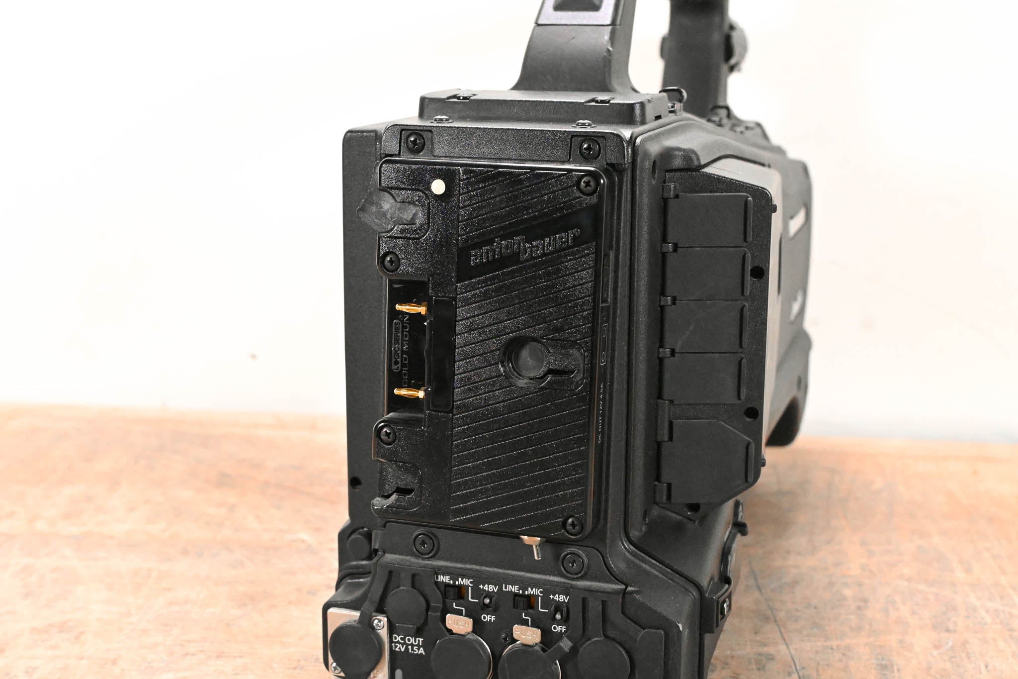 Panasonic AG-HPX610P P2 HD Shoulder-Mount Camcorder
