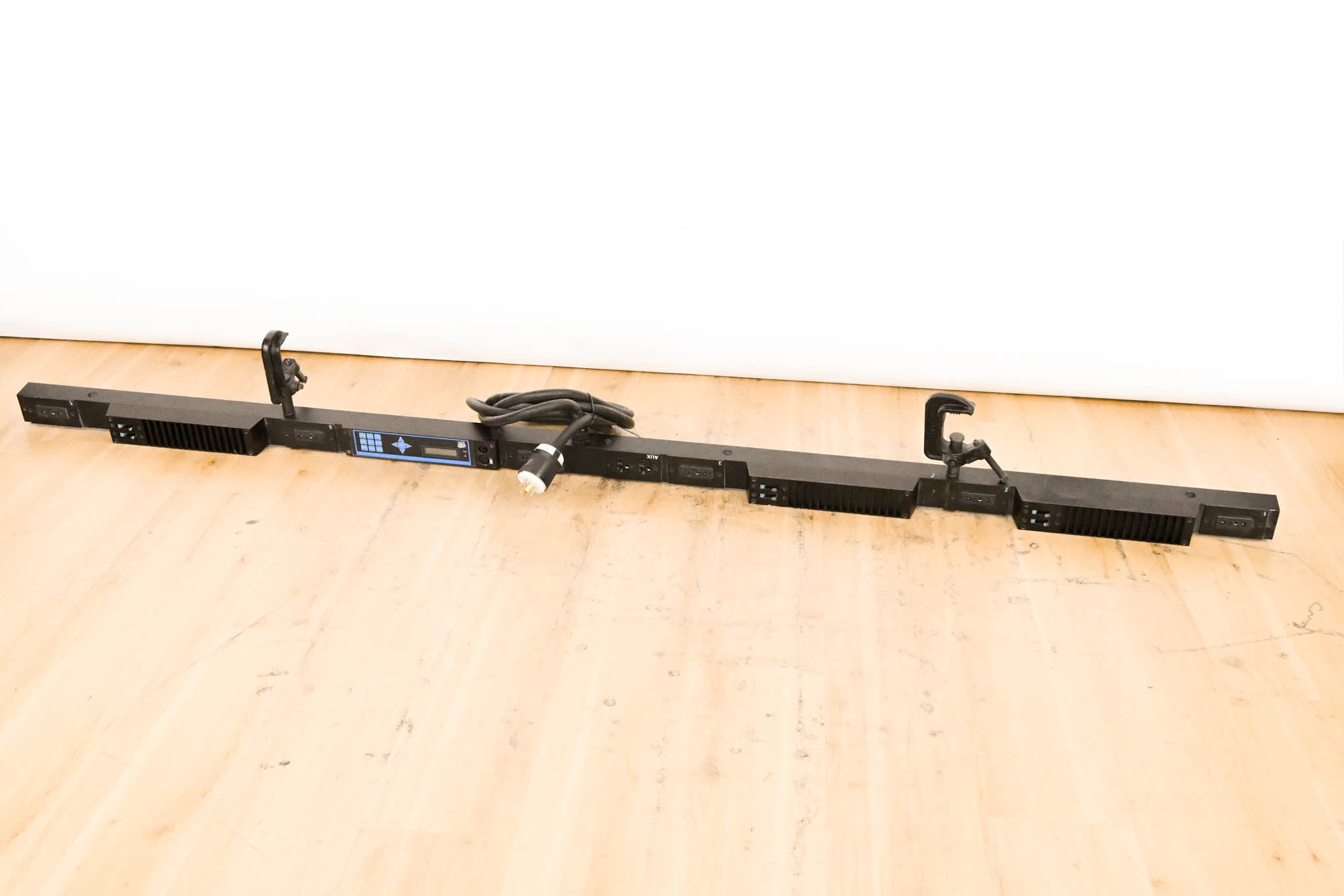 ETC SB6-10M 6 x 10A (1200W) SmartBar with Stage Pin Connectors