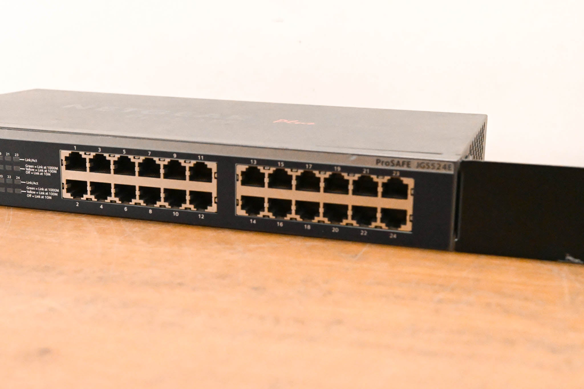 NETGEAR JGS524Ev2 ProSAFE Plus Switch 24-Port Gigabit Switch