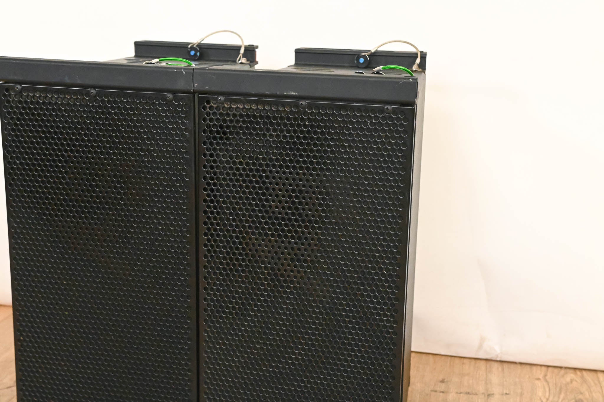 Electro-Voice (EV) XLE181 8" 2-Way Passive Line Array Speaker (PAIR)