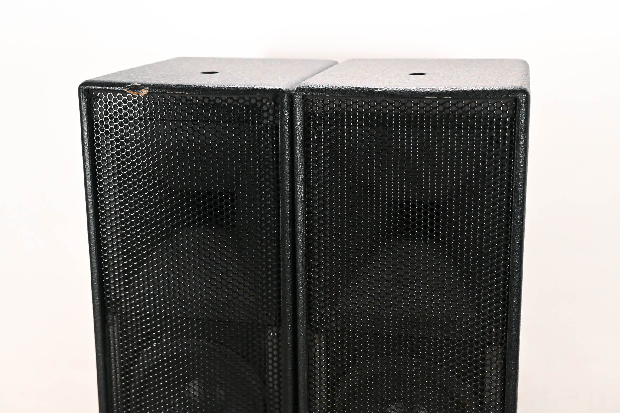 EAW UB52 Two-Way Full-Range Loudspeaker (PAIR)