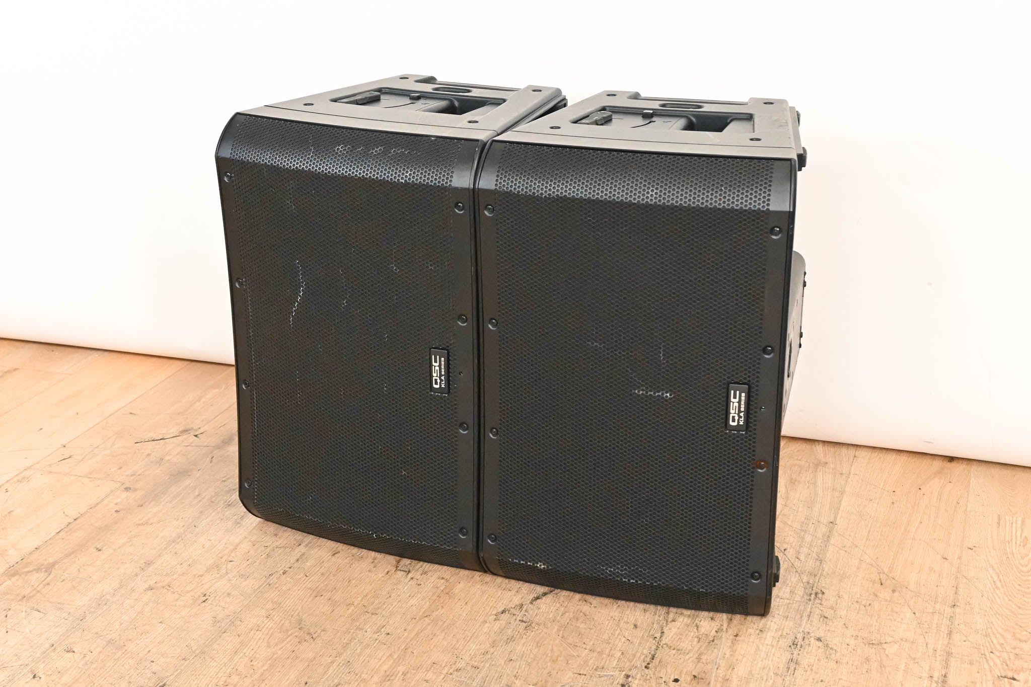 QSC KLA12 12-inch 2-Way Powered Line Array Loudspeaker (PAIR)