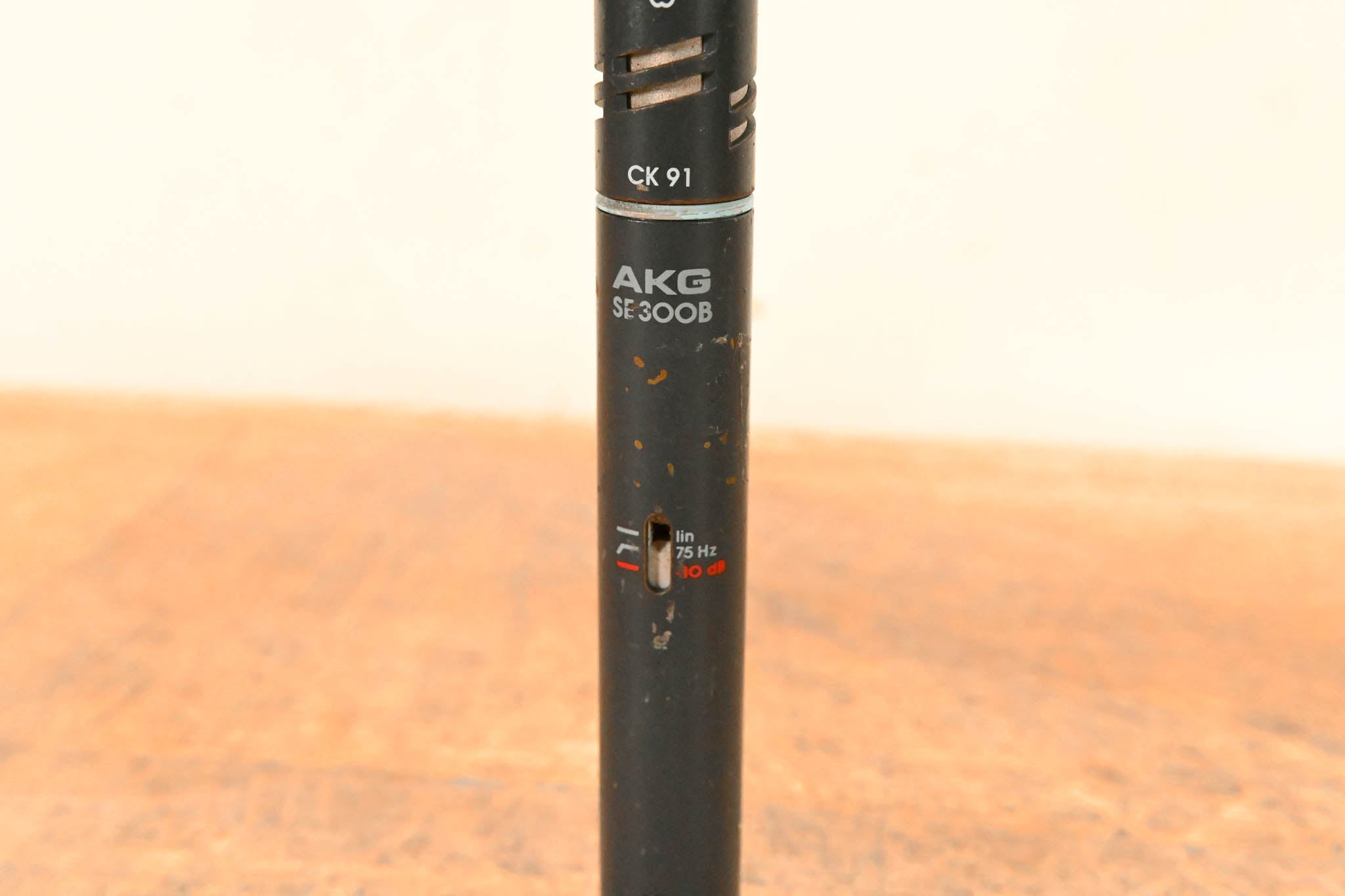 AKG SE300 B Condenser Instrument Microphone with CK91 Cardioid Capsule