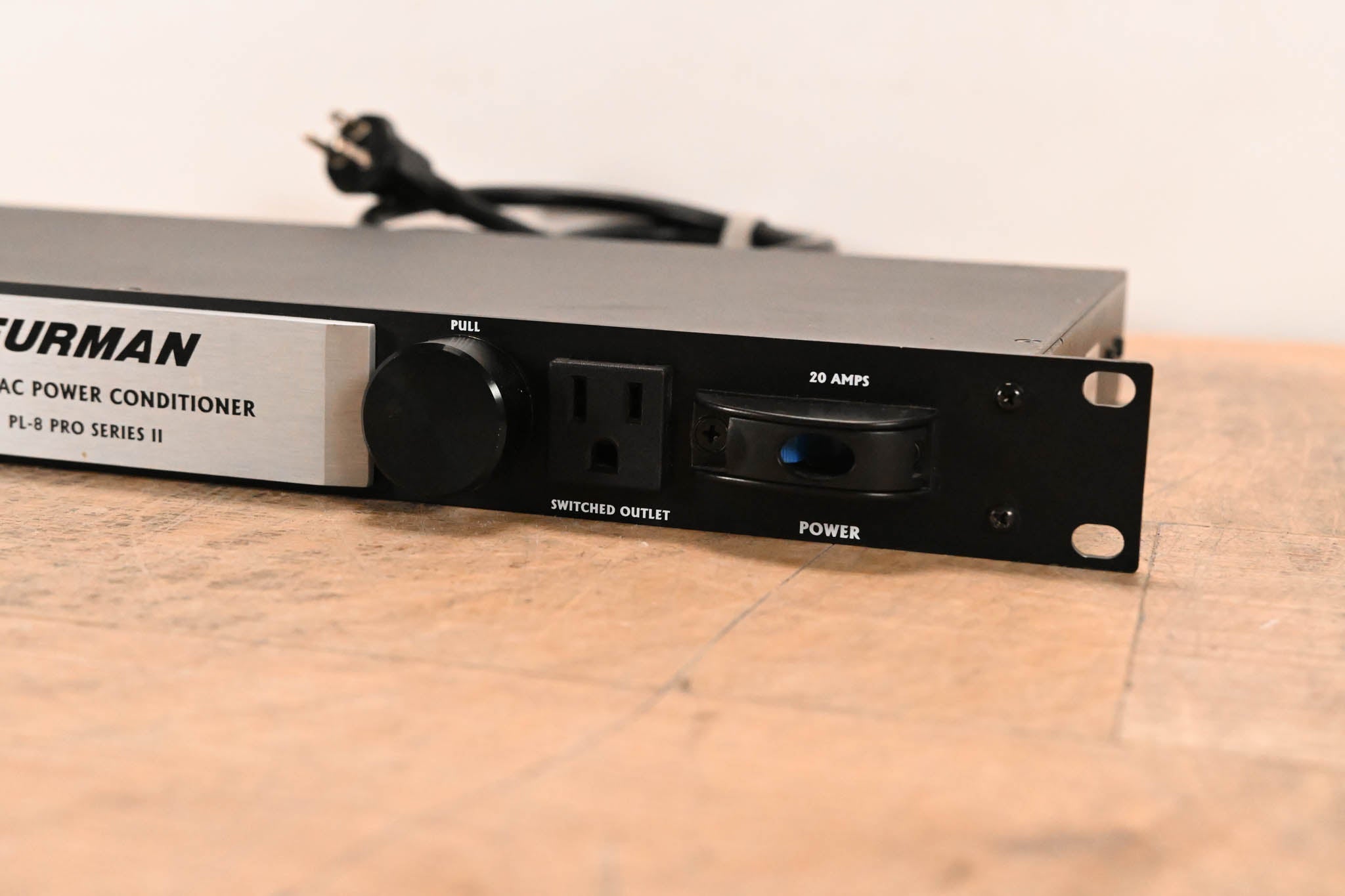 Furman PL-8 Pro Series II Power Conditioner, Distributor