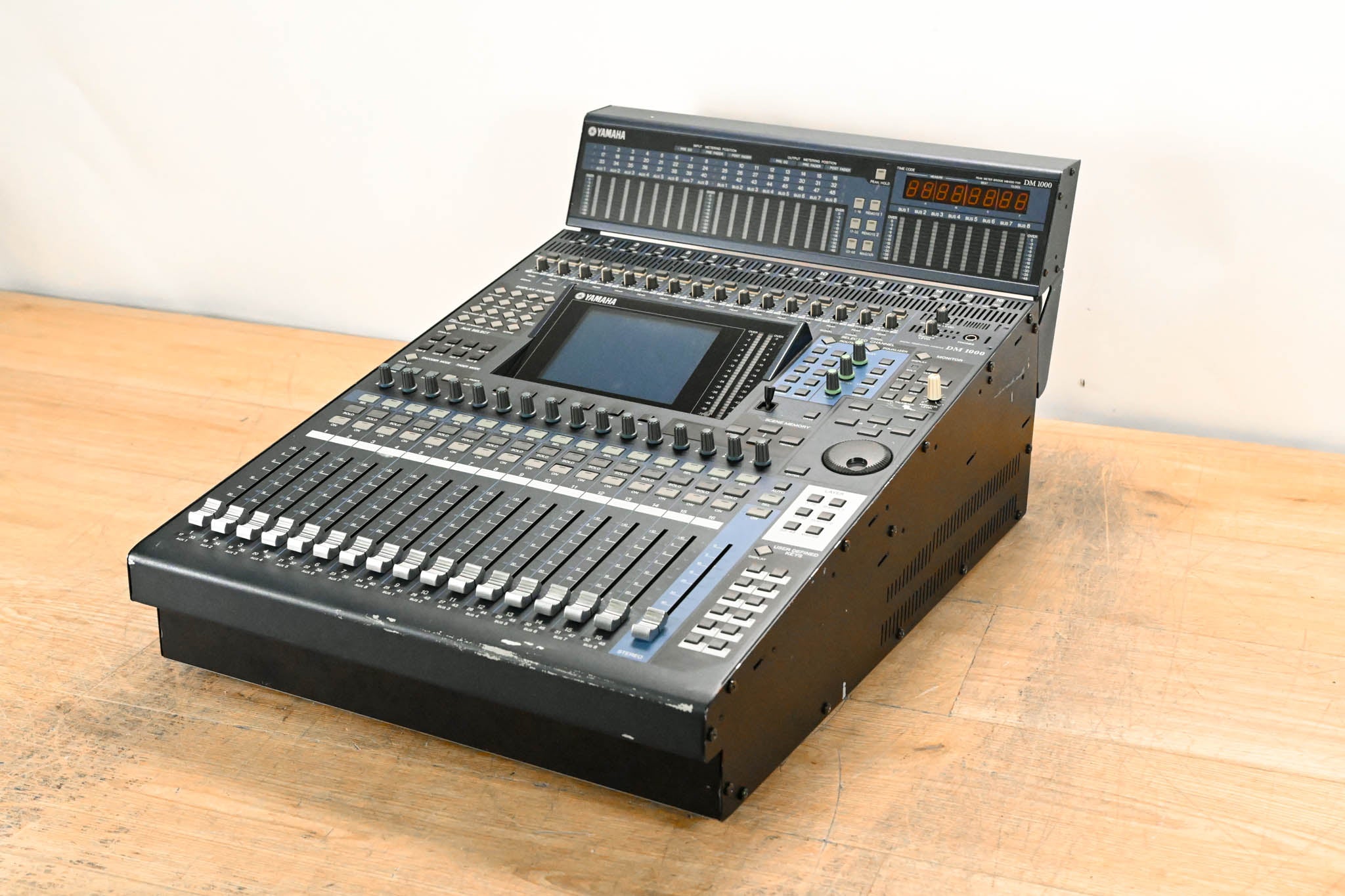 Yamaha DM1000 48-Channel Digital Audio Mixing Console CG01R1R