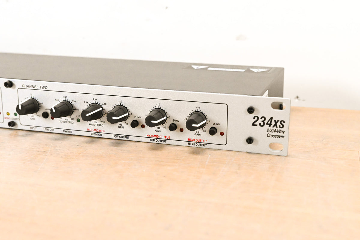 dbx 234xs 2/3-Way Stereo, 4-Way Mono Crossover