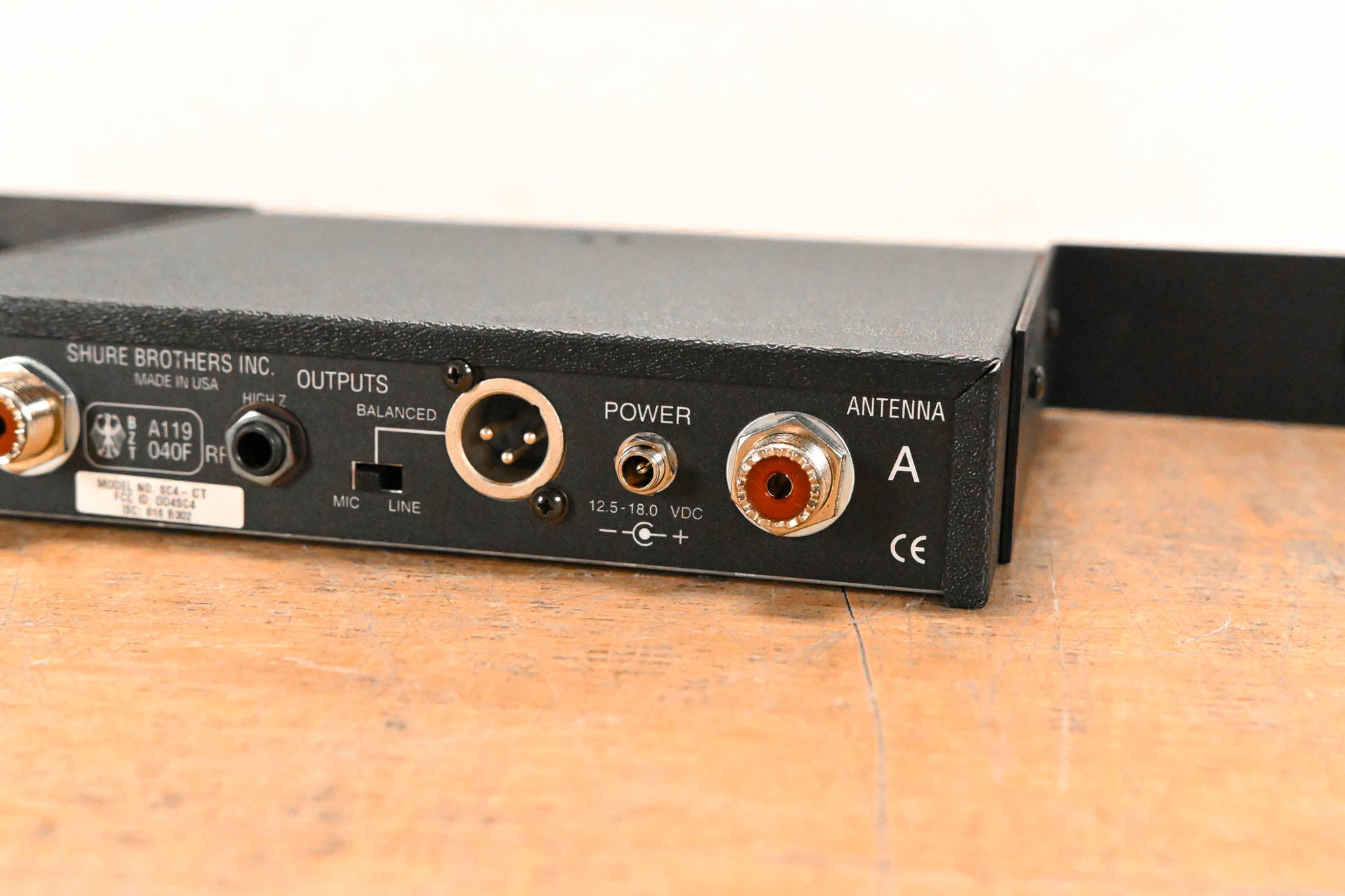 Shure SC4-CT Wireless Receiver - 206.000 MHz (NO POWER SUPPLY)