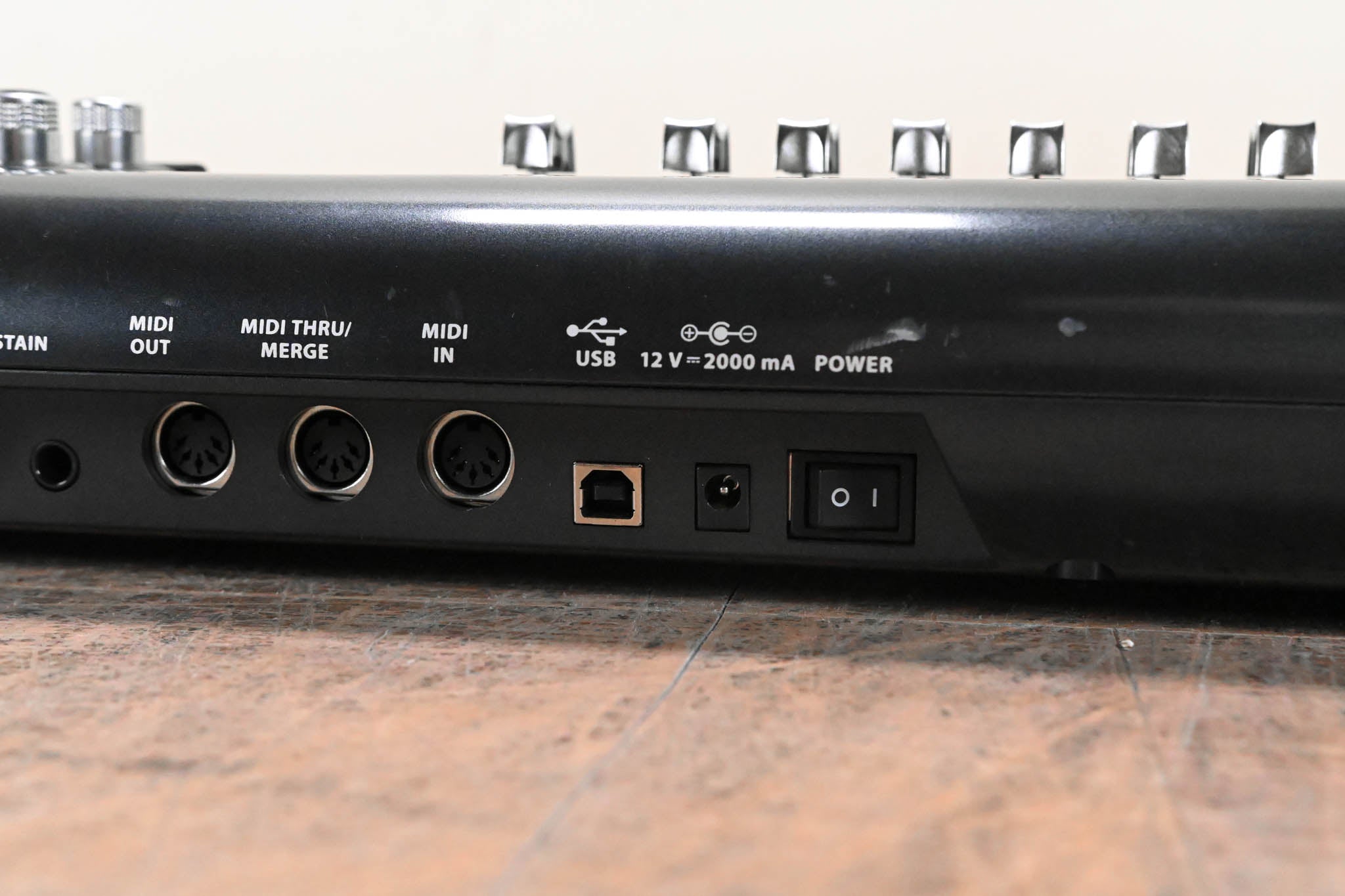 Behringer Motor 61 61-Key USB/MIDI Controller Keyboard (NO POWER SUPPLY)
