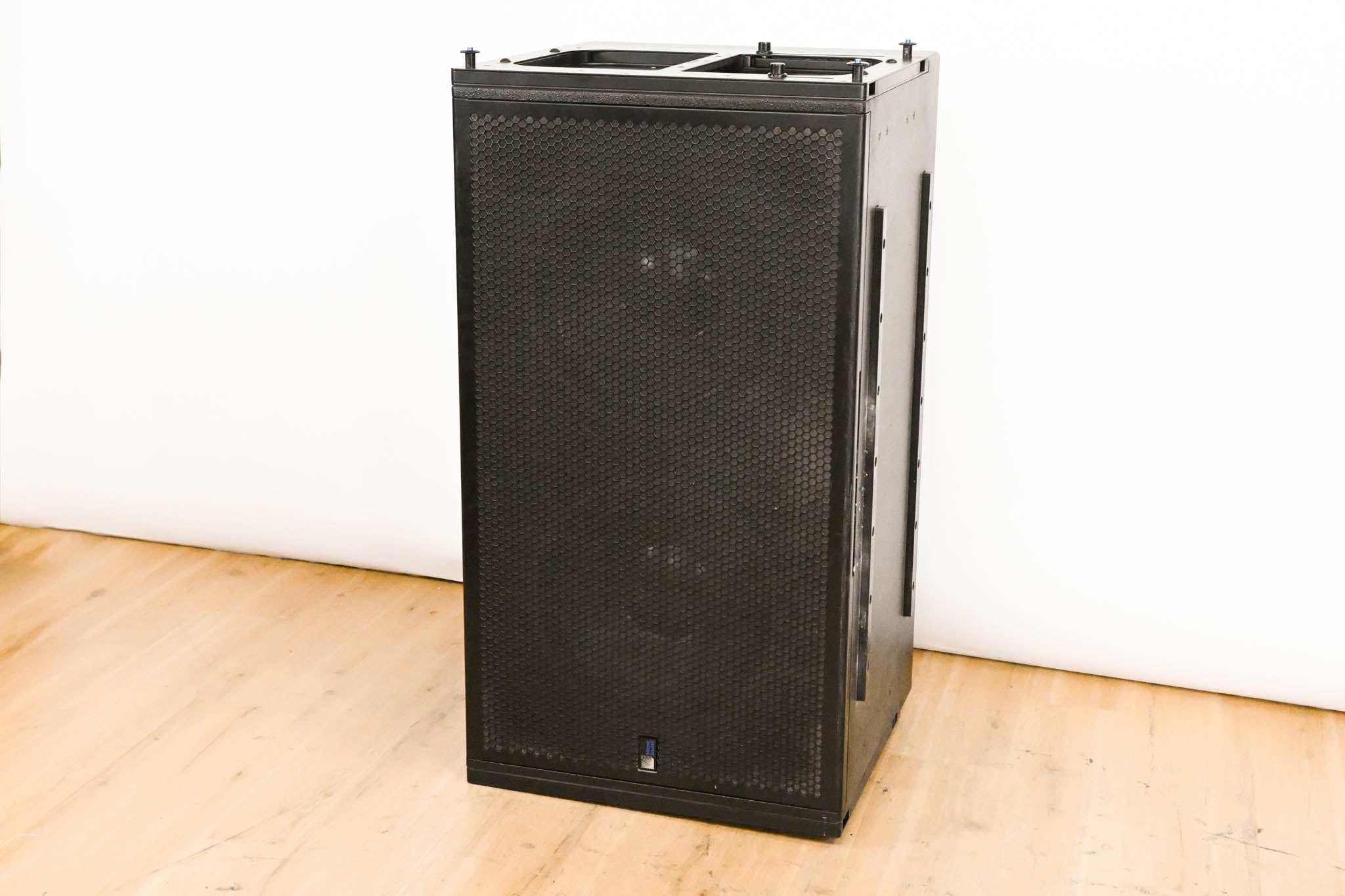 Meyer Sound 600-HP Compact High-Power Subwoofer
