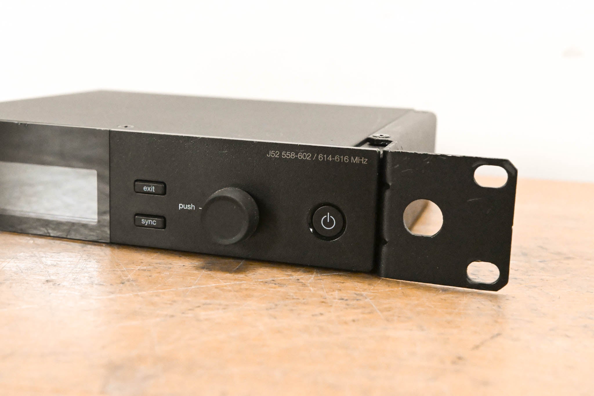 Shure SLXD4 Wireless Receiver - J52 Band: 558-602 / 614-616 MHz (NO PSU)