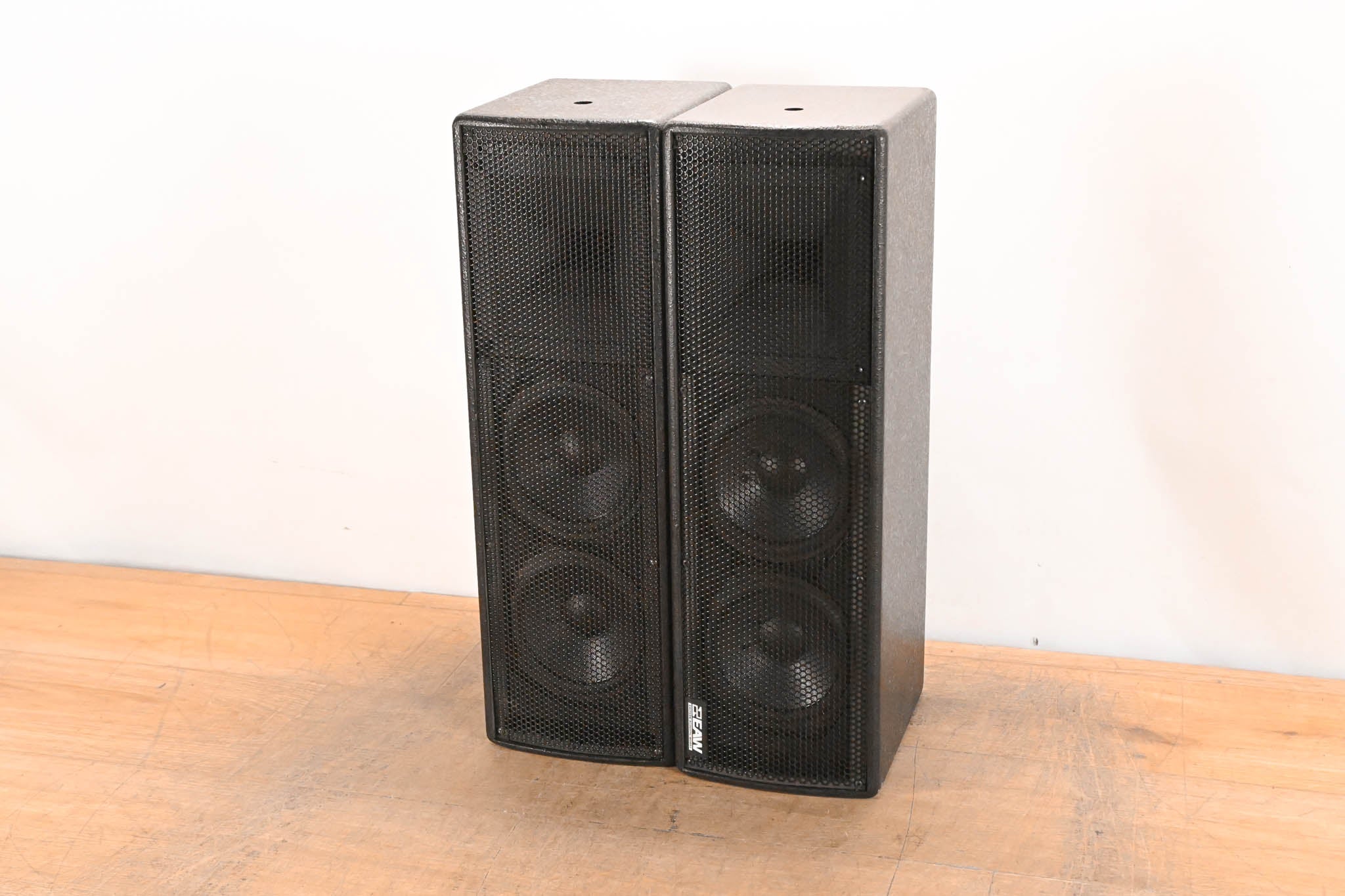 EAW UB52 Two-Way Full-Range Loudspeaker (PAIR)