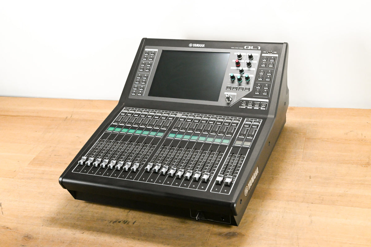 Yamaha QL1 16-Input / 8-Output Digital Mixing Console