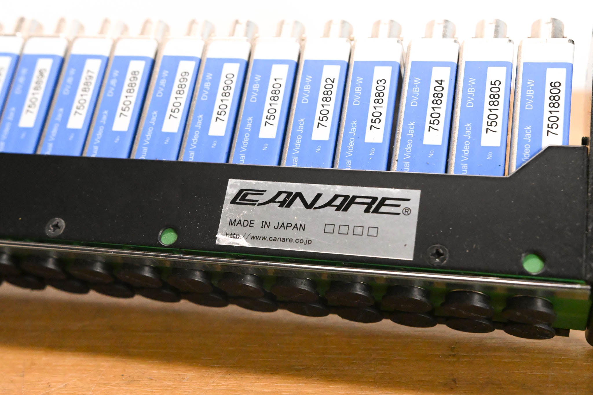 Canare 26DV 1U Video Patch Bay w/ DVJB-W 75Ω 3G/SDI Modules