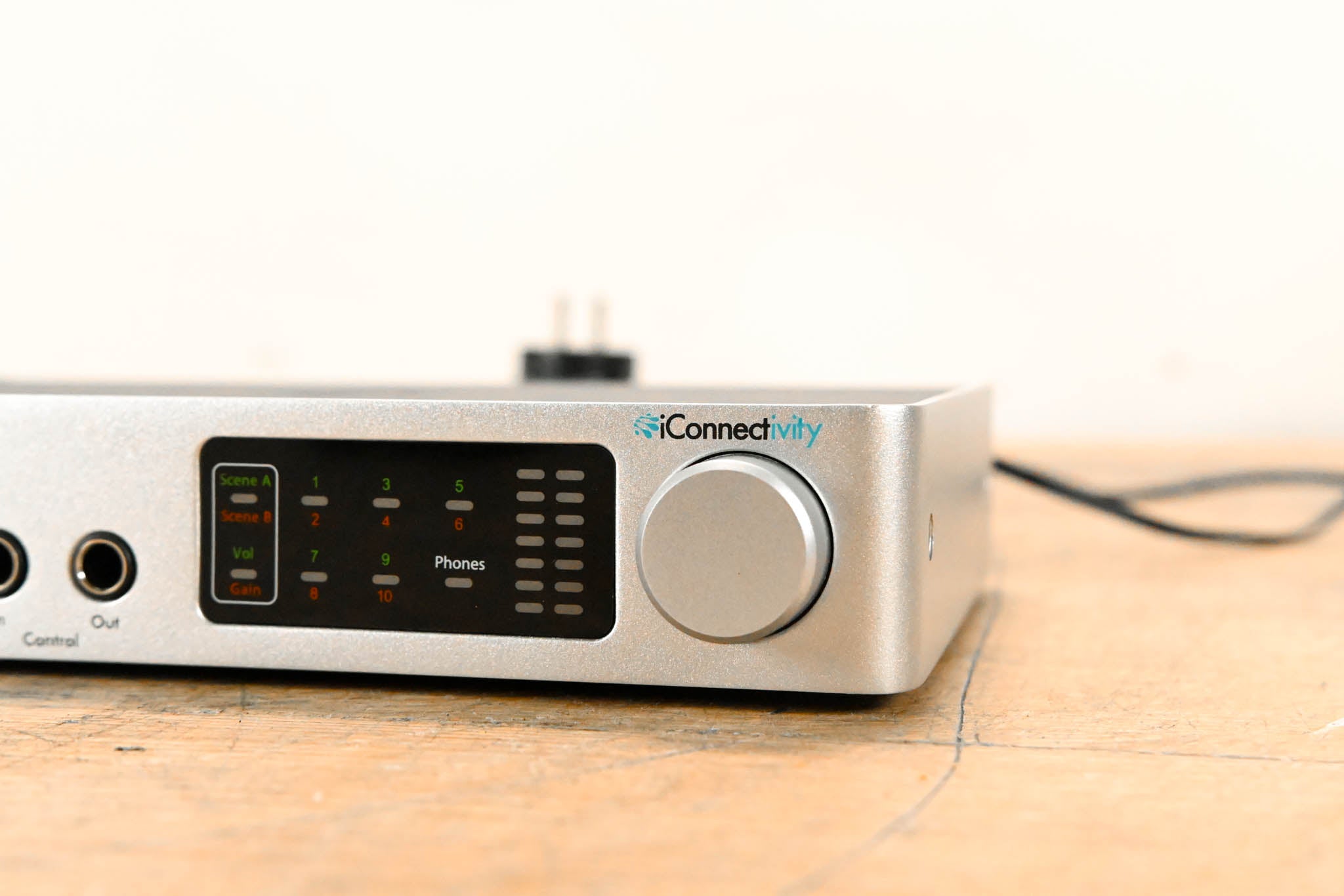 iConnectivity PlayAUDIO12 USB Audio and MIDI Interface