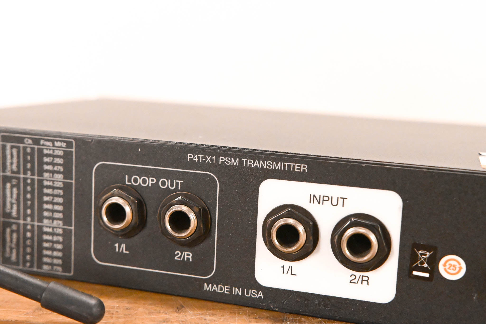 Shure PSM 400 In-Ear Monitoring System - X1 Band (NO POWER SUPPLY)