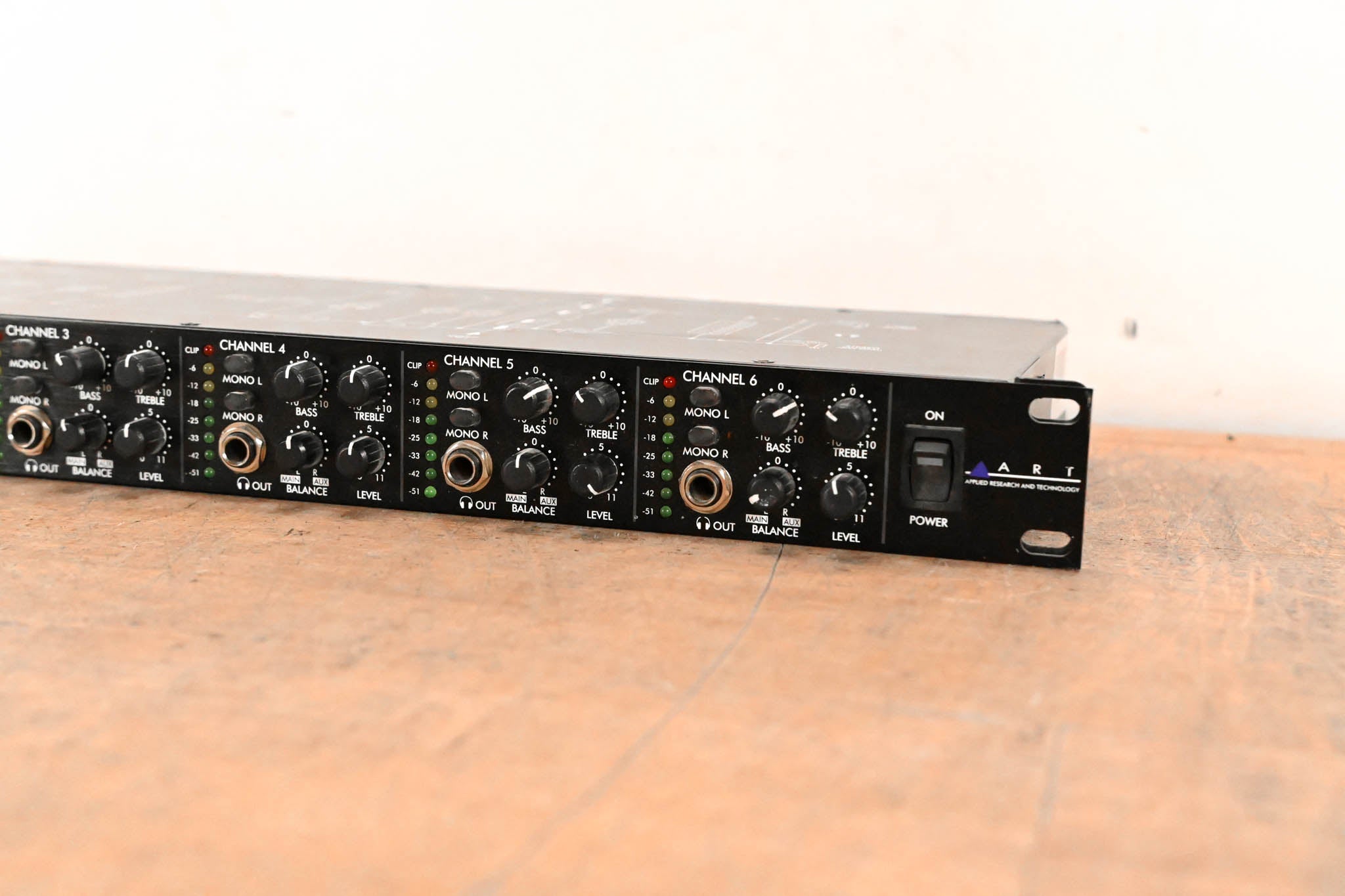 ART HeadAmp6Pro 6-Channel Headphone Amplifier