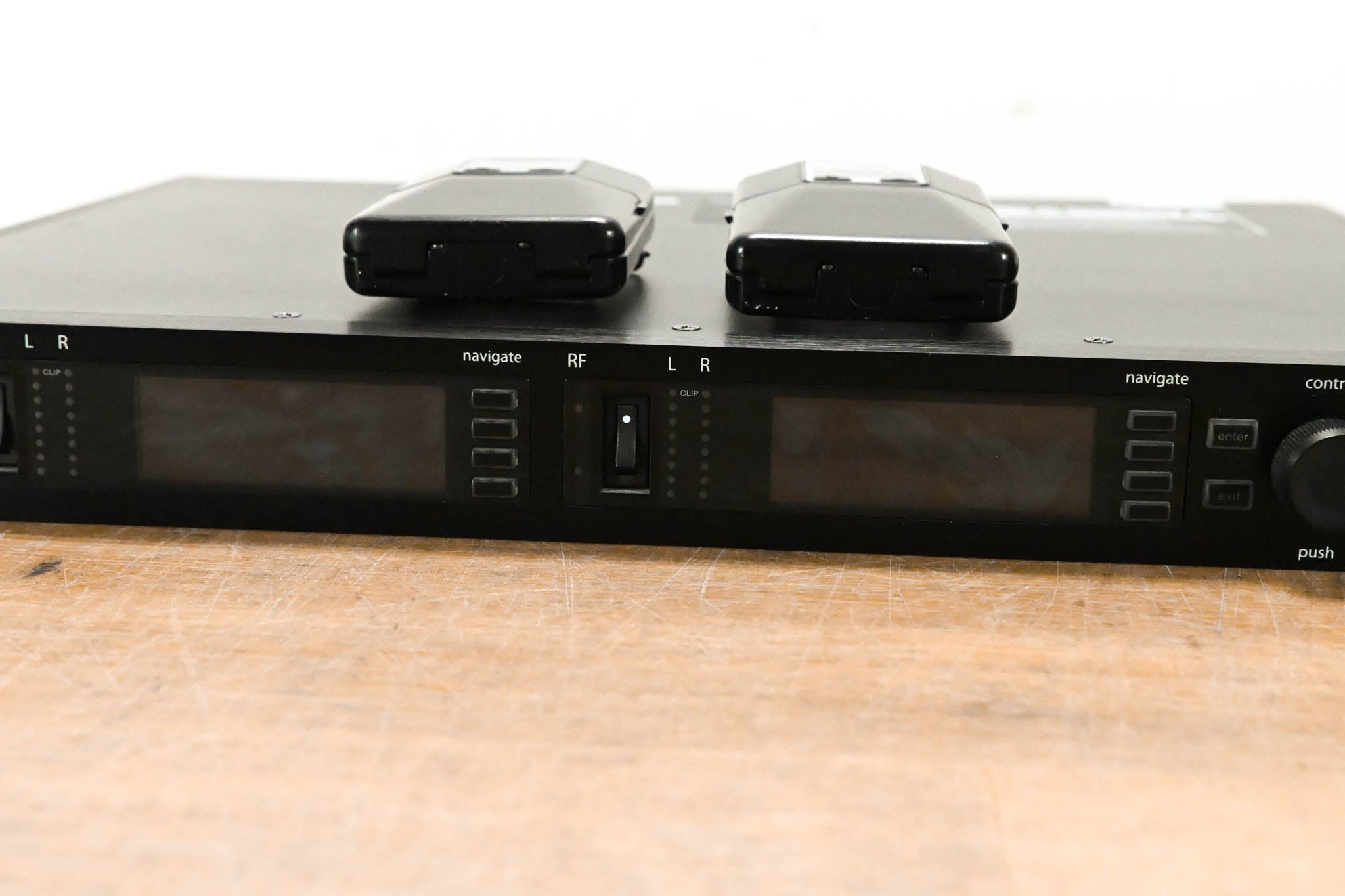 Shure PSM 1000 In-Ear Personal Monitoring System - G10 Band: 470-542 MHz
