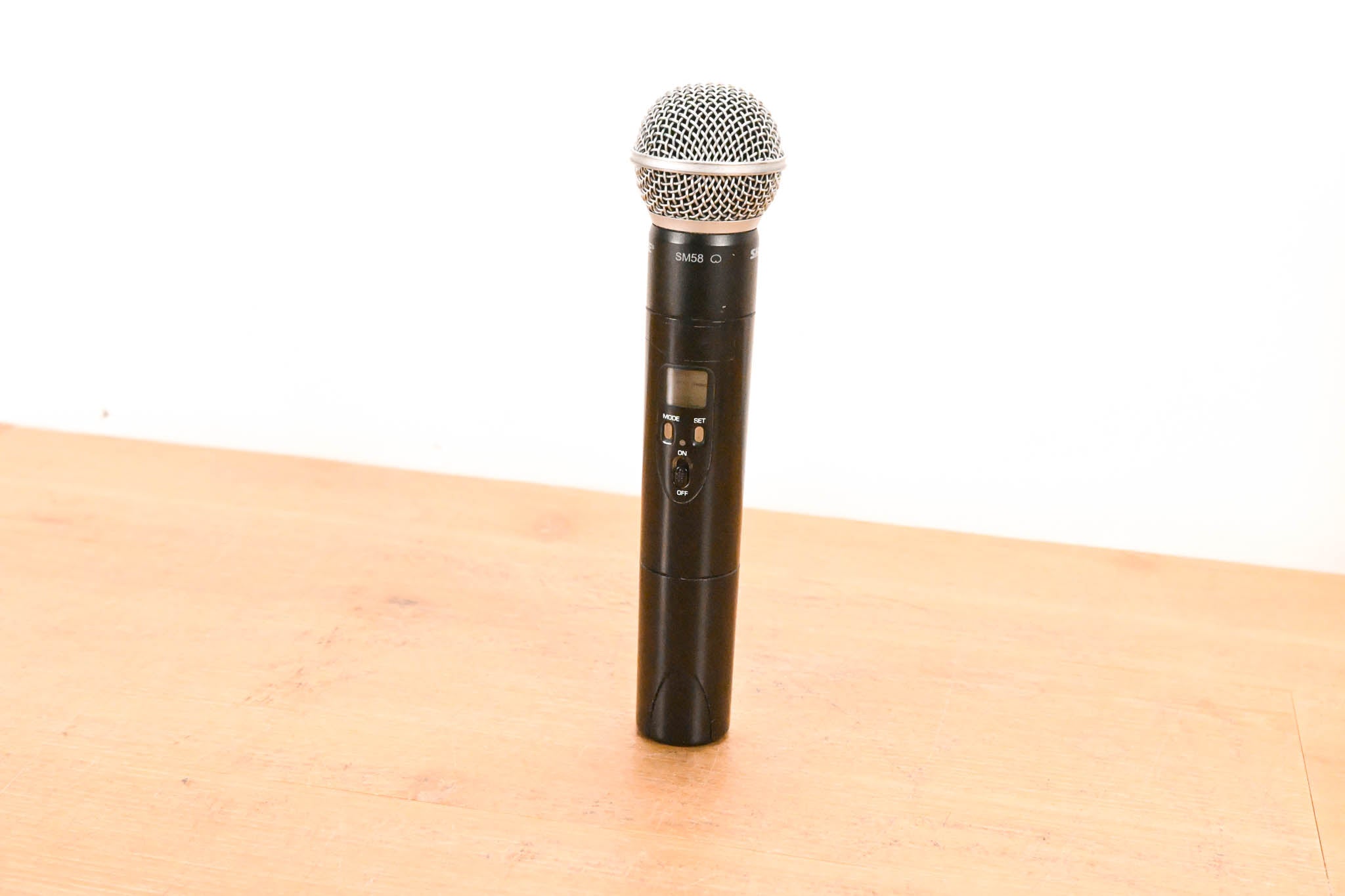 Shure ULXS24/58 Handheld Wireless System - J1 Band (NO POWER SUPPLY)
