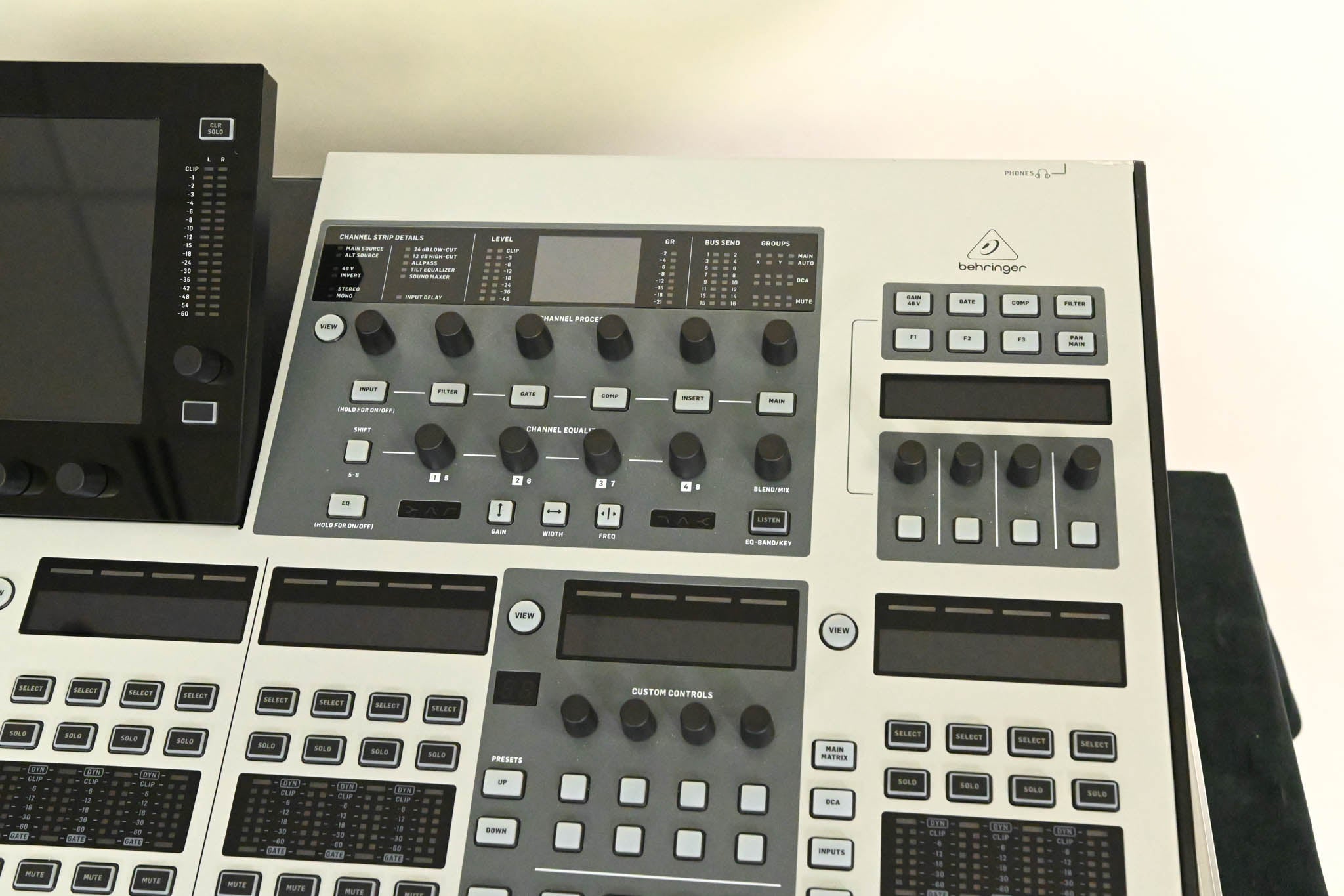 Behringer WING 48-Channel Digital Mixer with Road Case