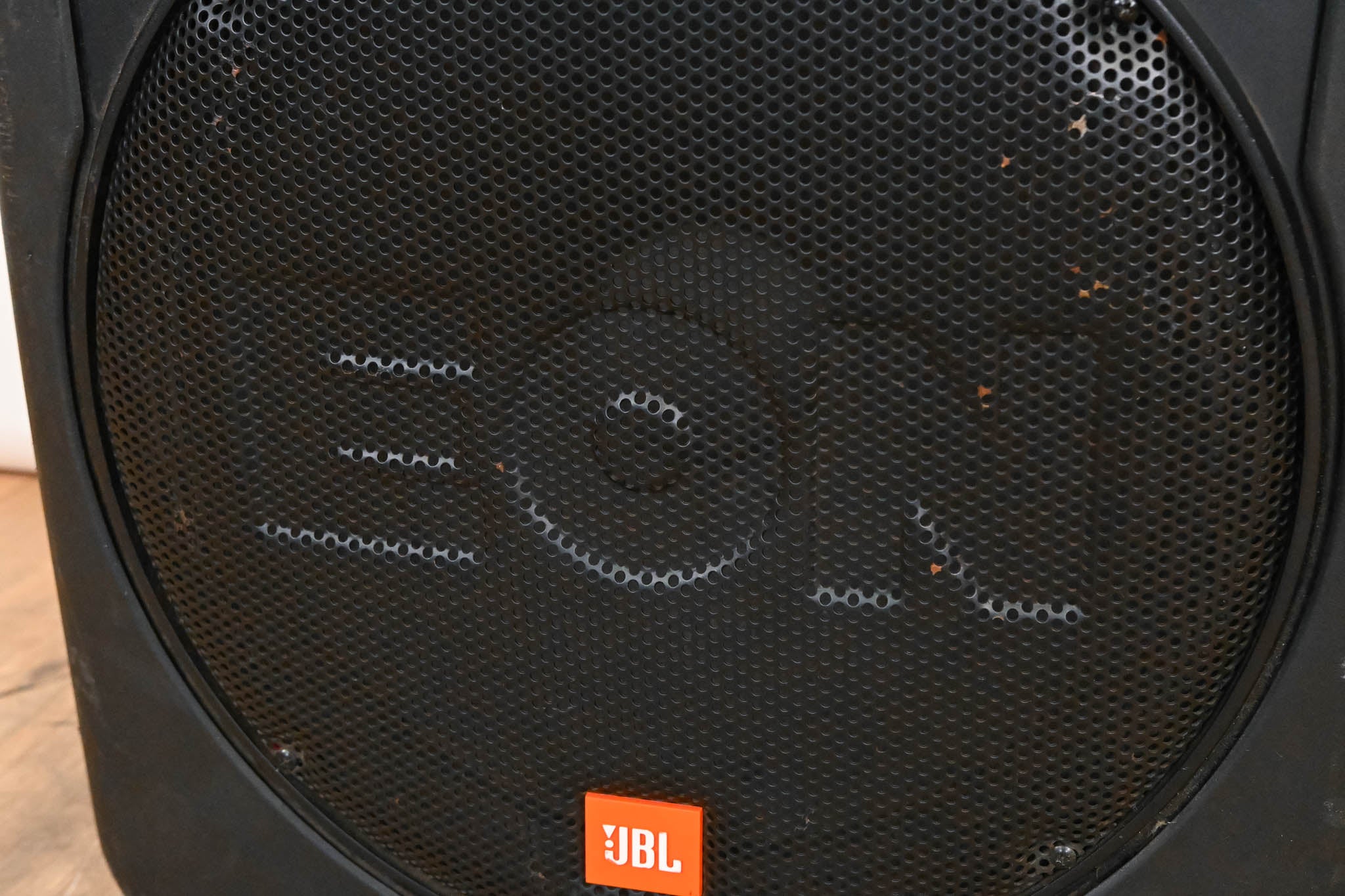 JBL EON15 G2 Two-Way 15-inch Powered Speaker