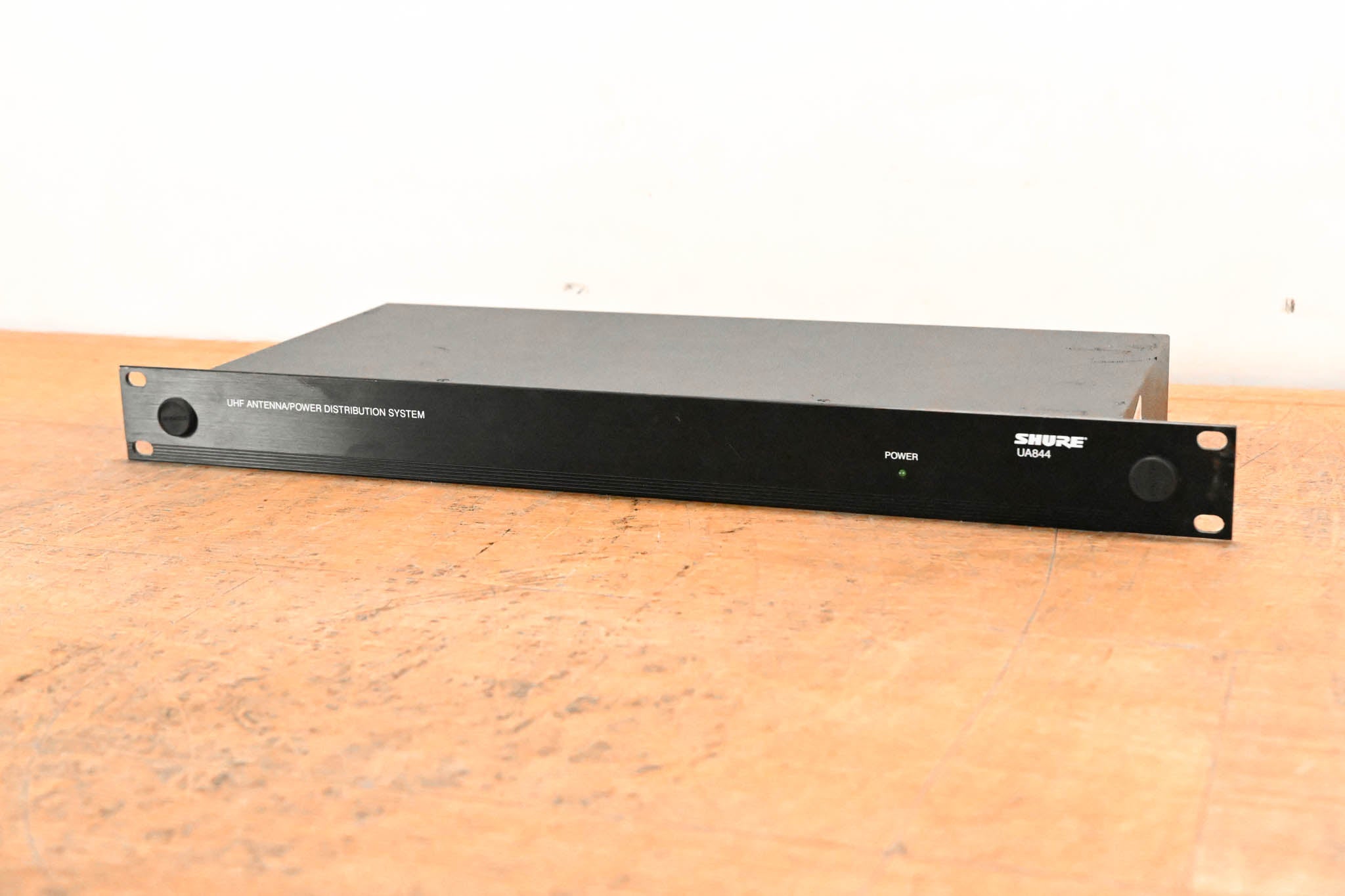 Shure UA844SWB Antenna Distribution System - 470-952 MHz NO POWER SUPPLY