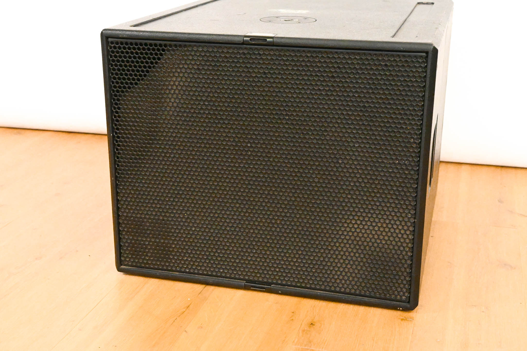 d&b audiotechnik B4-SUB Cardioid Subwoofer
