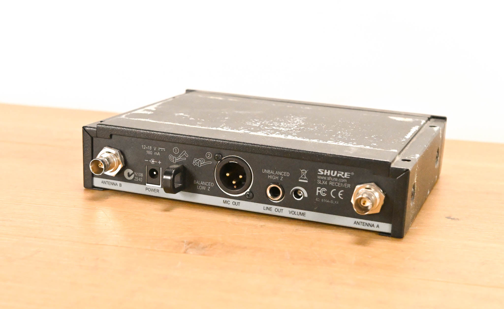 Shure SLX14 Bodypack Wireless System - J3 Band (NO POWER SUPPLY)