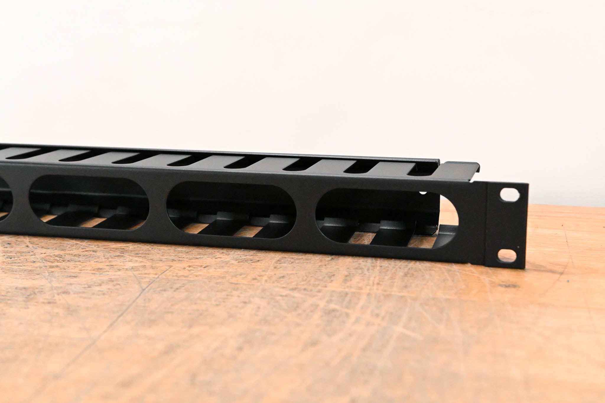 Gator Rackworks GRW-PNLCBLMNG1 1U Cable Management with Cap