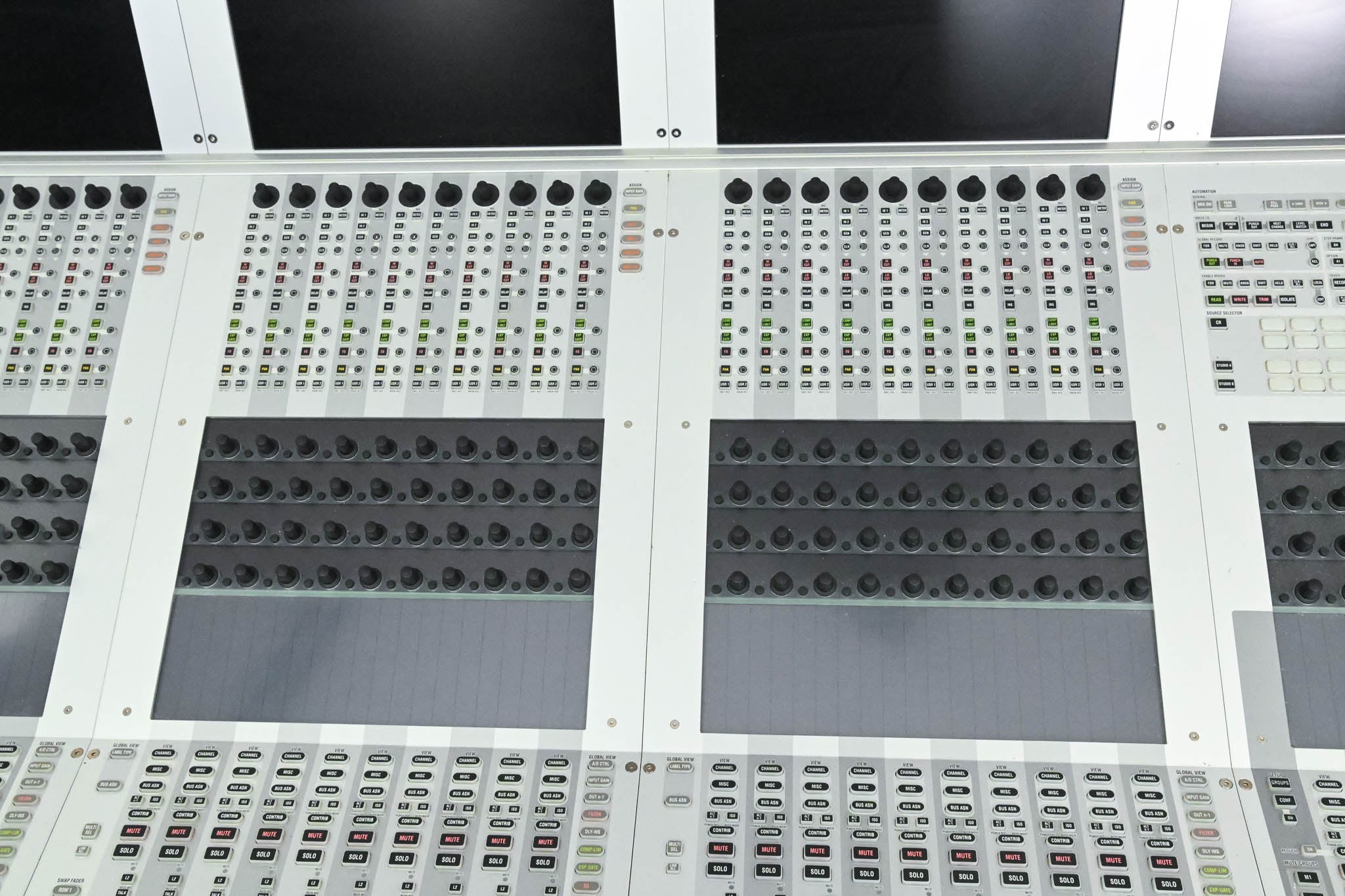 Studer Vista 9 M2 QS Digital Audio Mixing Console