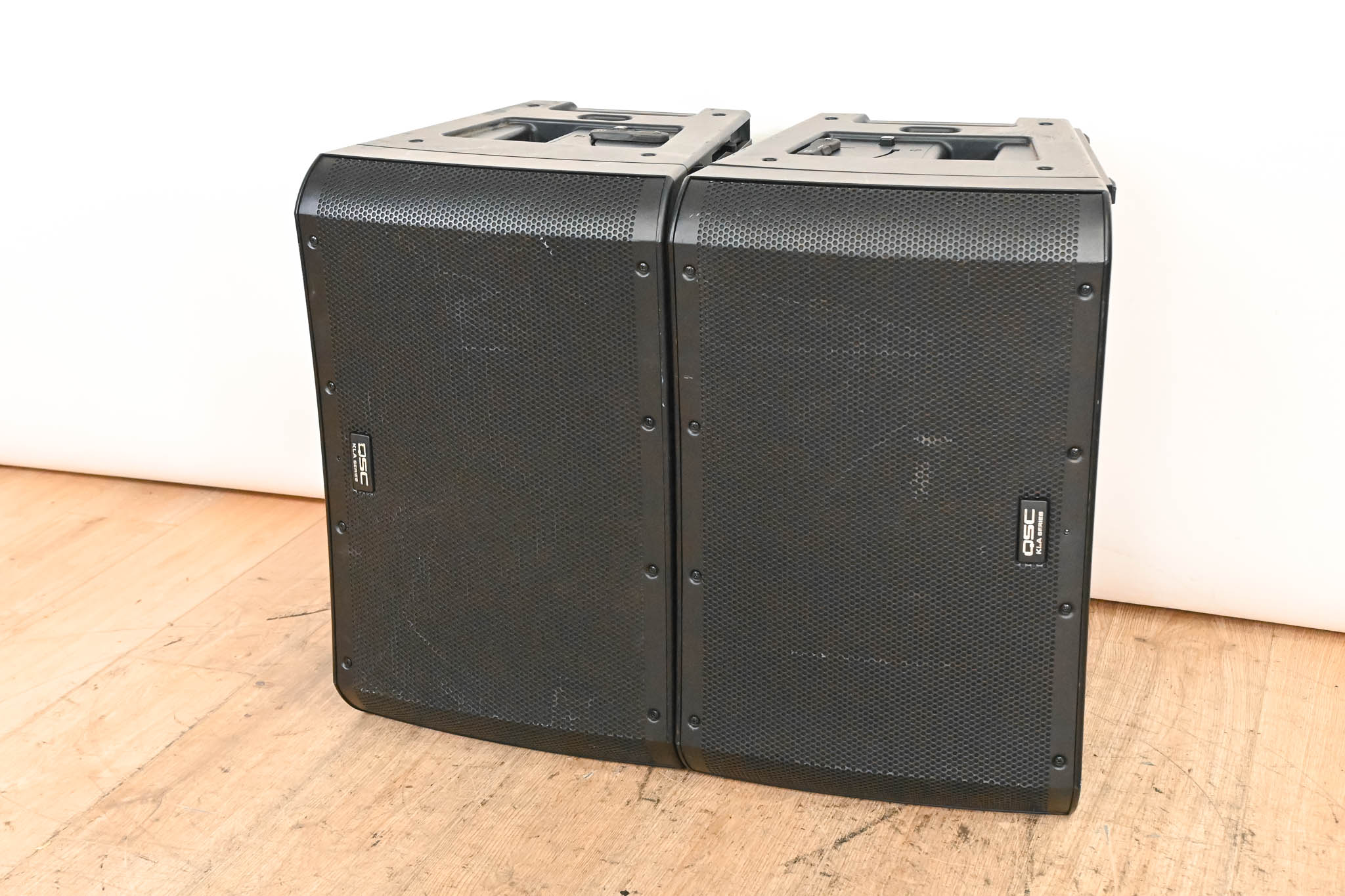QSC KLA12 12-inch 2-Way Powered Line Array Loudspeaker (PAIR)