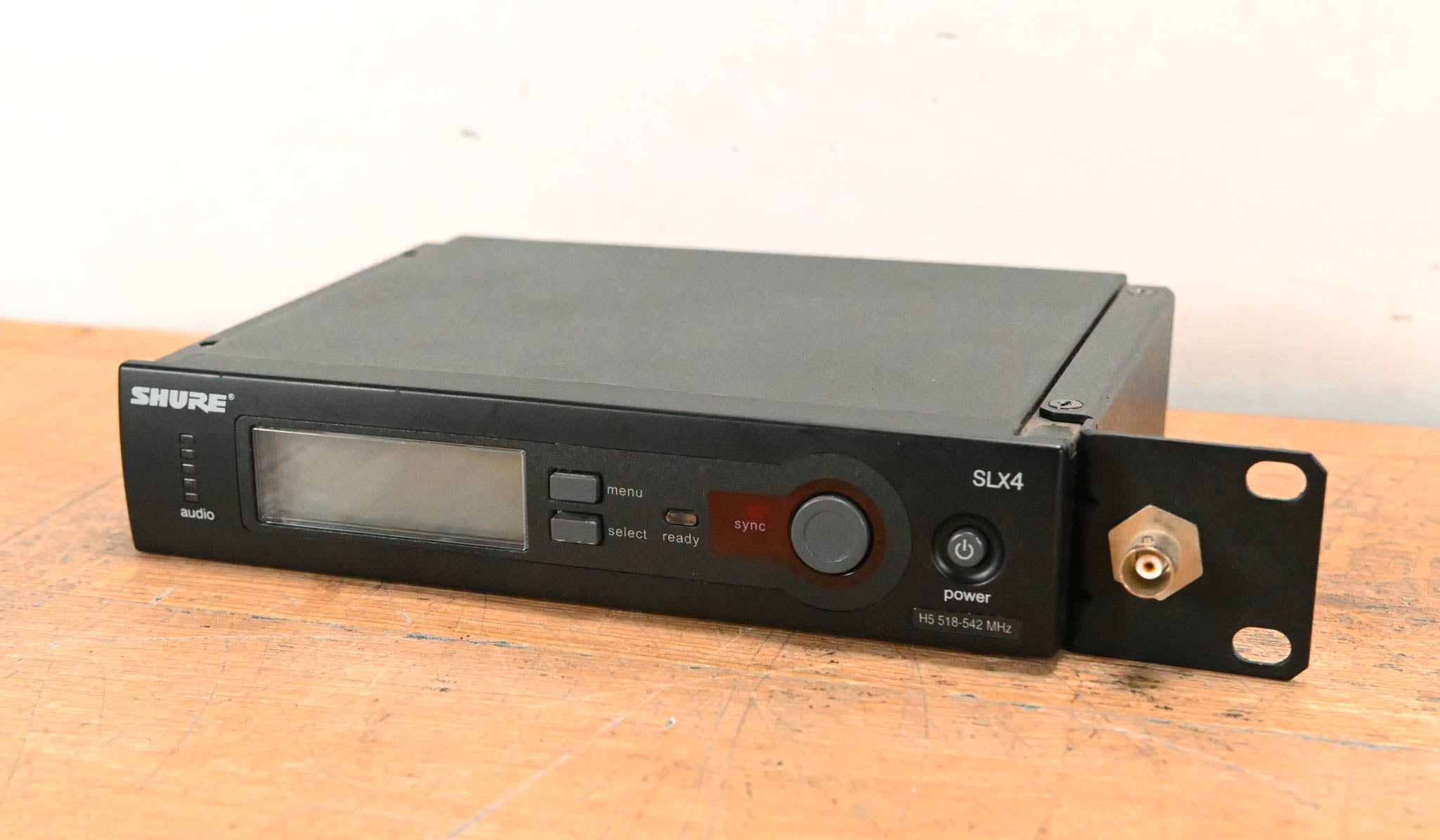 Shure SLX4 Wireless Receiver - H5 Band: 518-542 MHz (NO POWER SUPPLY)