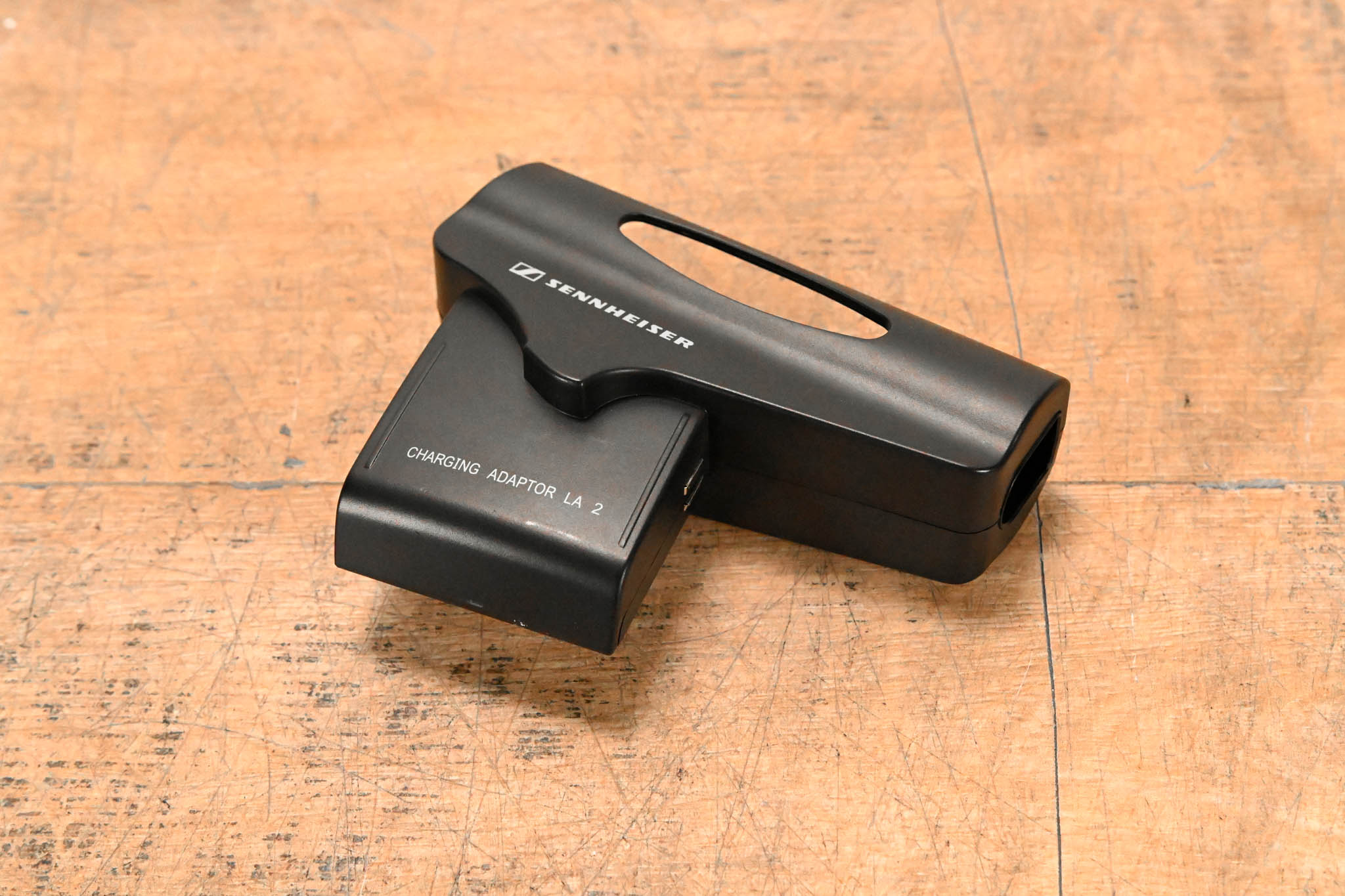 Sennheiser LA 2 Charging Adapter