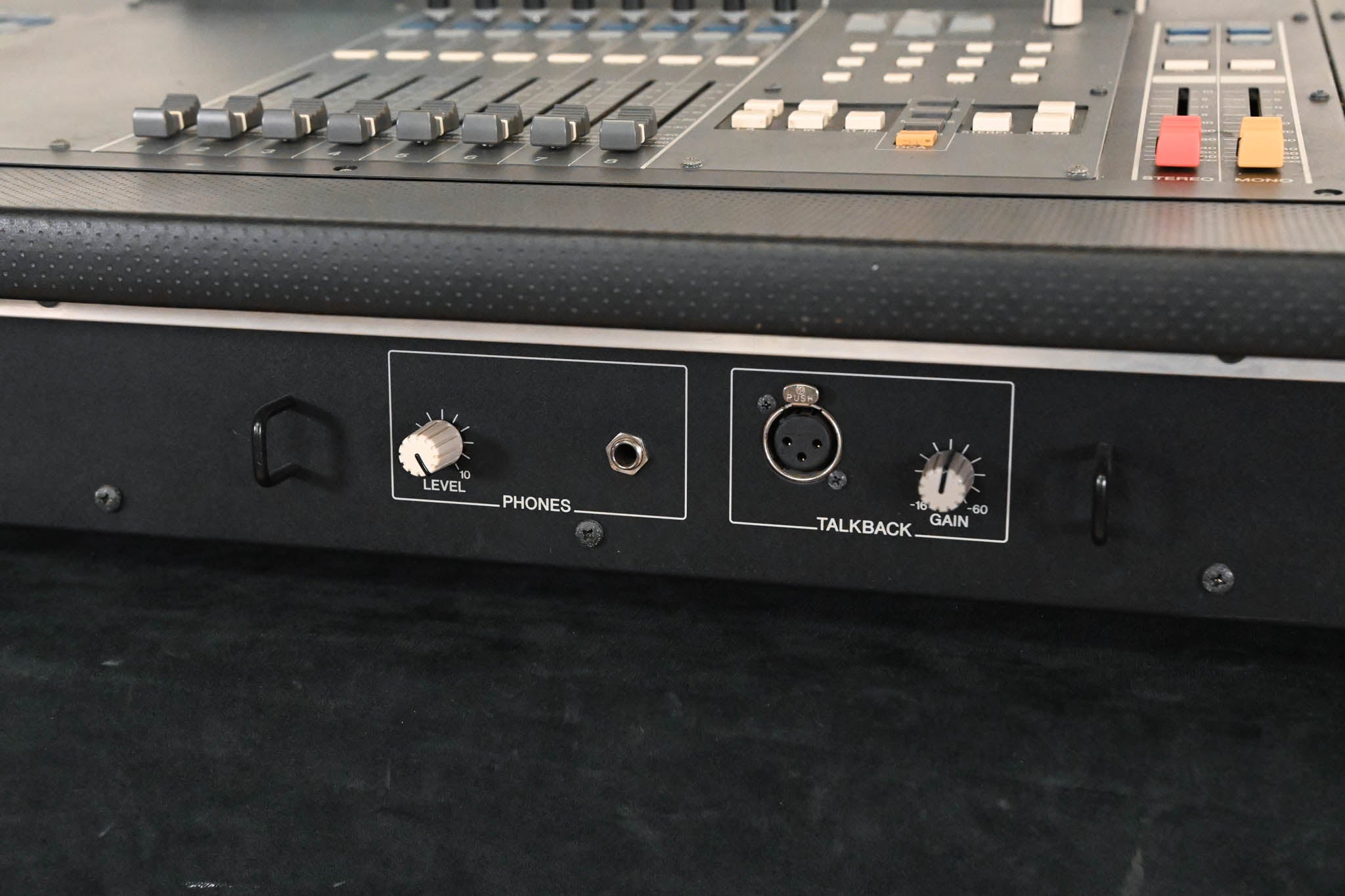 Yamaha M7CL-48 48-Channel Digital Audio Mixing Console