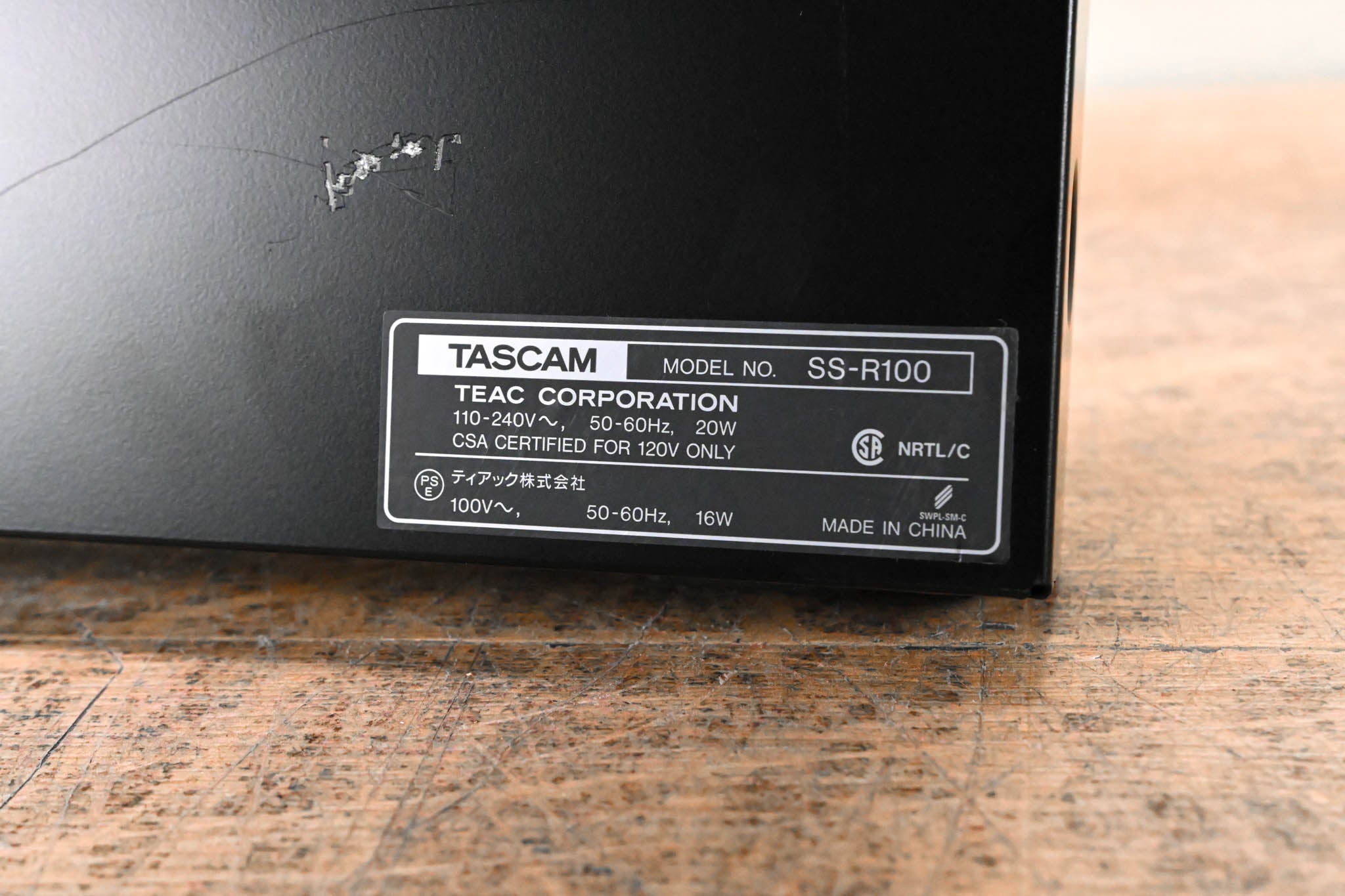 TASCAM SS-R100 Solid State Digital Digital Audio Recorder