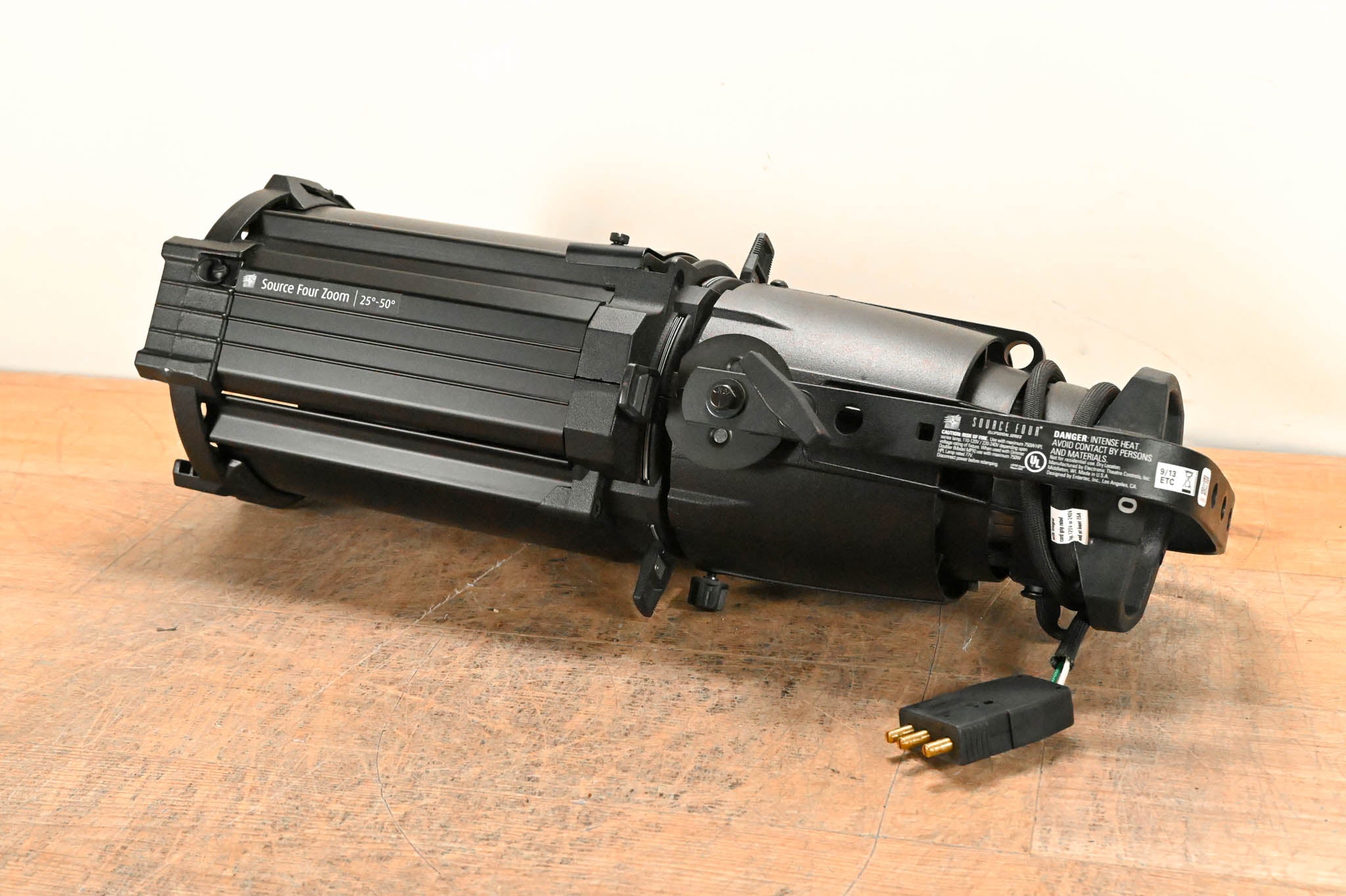 ETC Source Four Zoom 25-50 Degree 750 Ellipsoidal Light